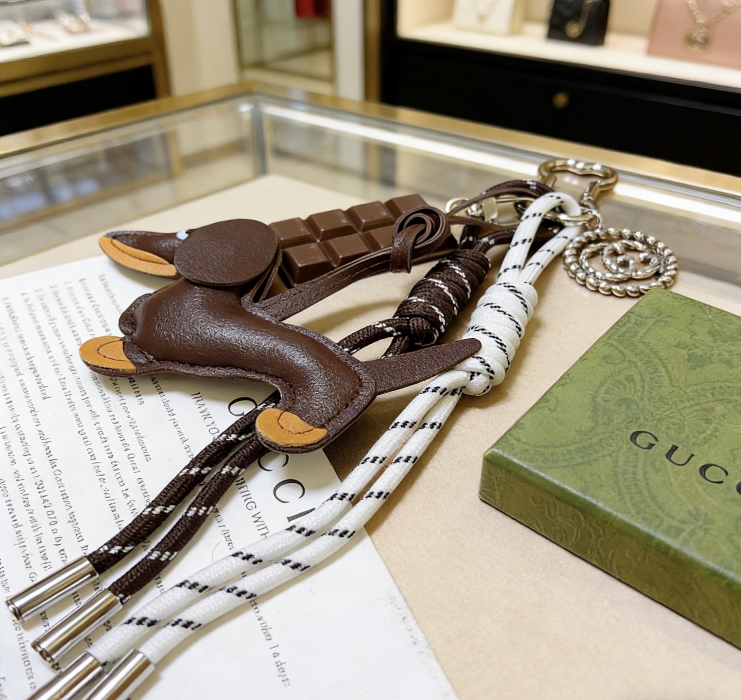 Gucci 新品发布 𝐆𝐮𝐜𝐜𝐢古驰钥匙扣 古驰包包扣 最新款包包挂饰档次更高 Anger Forest系列双G 款联名设计理念钥匙扣系列