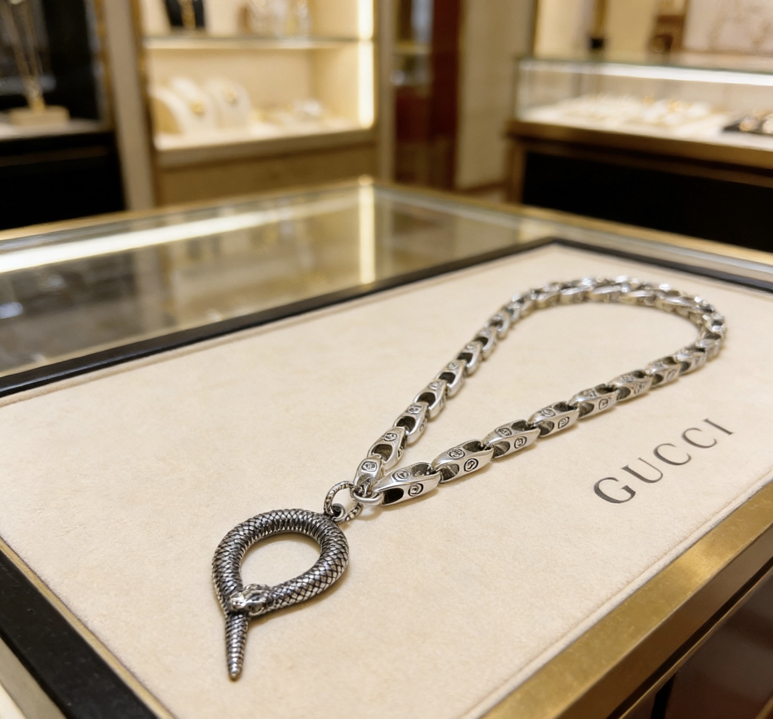 Gucci 太帅啦 𝐆𝐮𝐜𝐜𝐢古驰项链 最新款链条档次更高 款Anger Forest系列双G古驰项链