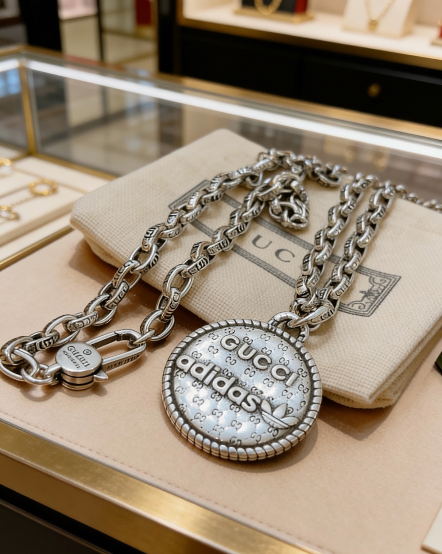 Gucci 不爆不发 抖音带货 首选 𝐆𝐮𝐜𝐜𝐢古驰项链最新款链条档次更高 Anger Forest系列双g设计理念 系列古驰项链