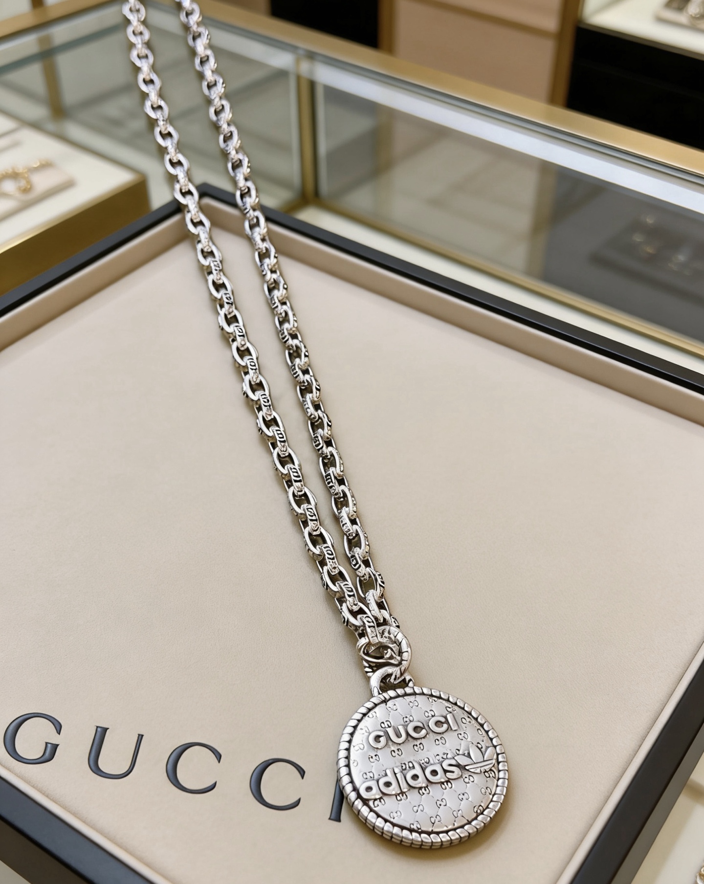 Gucci 不爆不发 抖音带货 首选 𝐆𝐮𝐜𝐜𝐢古驰项链最新款链条档次更高 Anger Forest系列双g设计理念 系列古驰项链