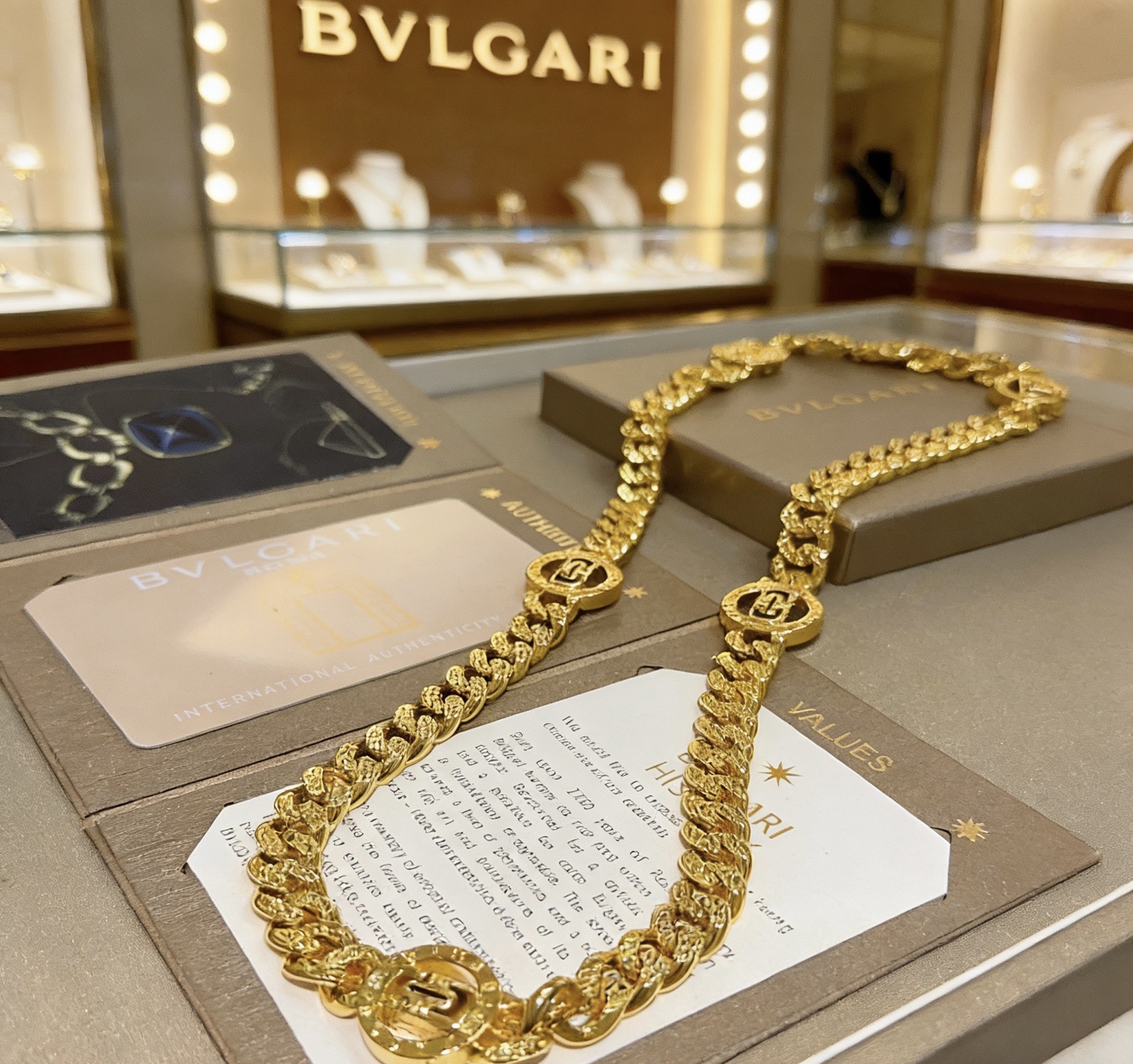 Bvlgari 宝格丽项链V金材质 BVLGARI宝格丽 DIVAS‘ DREAM 系列 品相完美