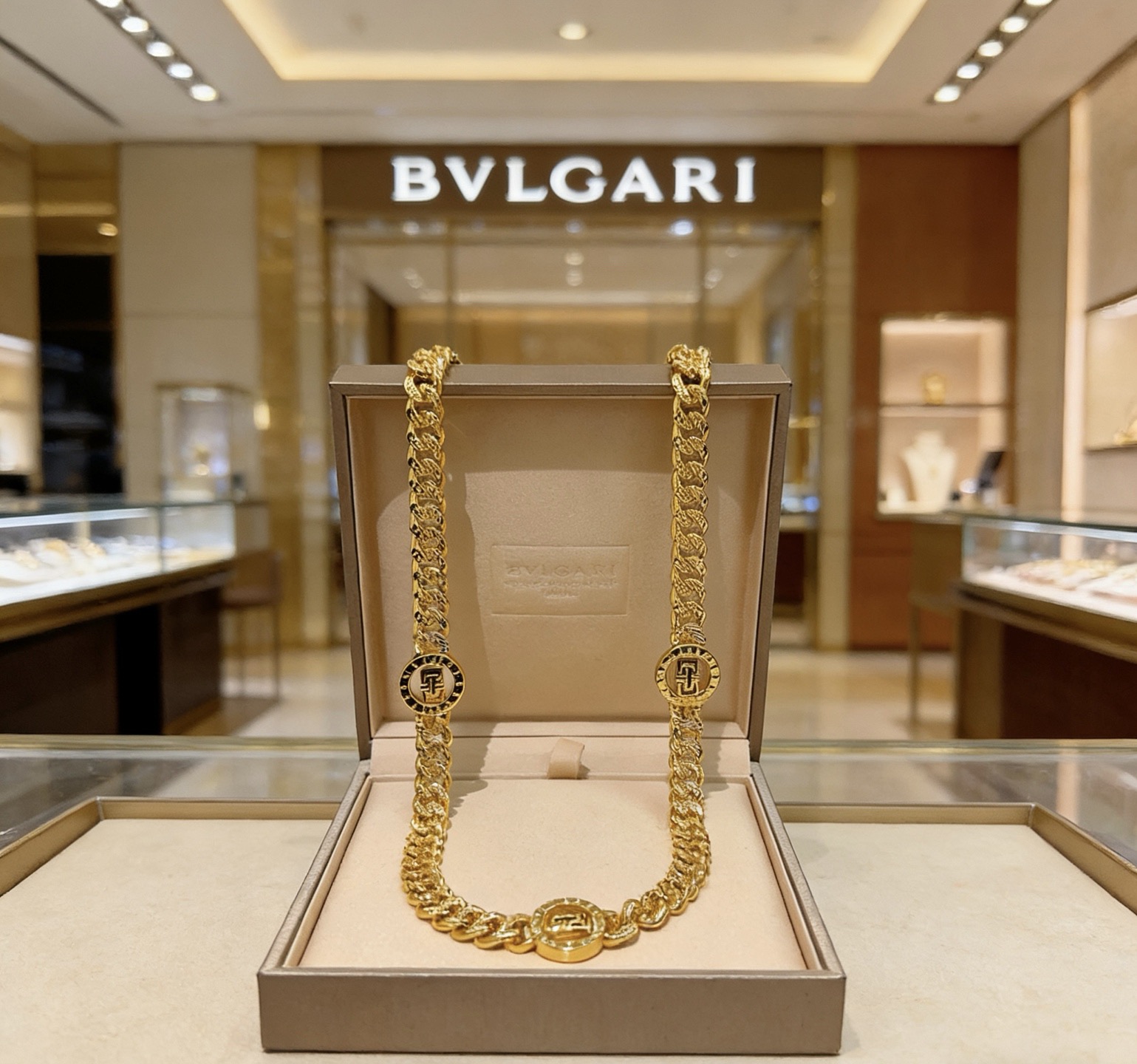 Bvlgari 宝格丽项链V金材质 BVLGARI宝格丽 DIVAS‘ DREAM 系列 品相完美