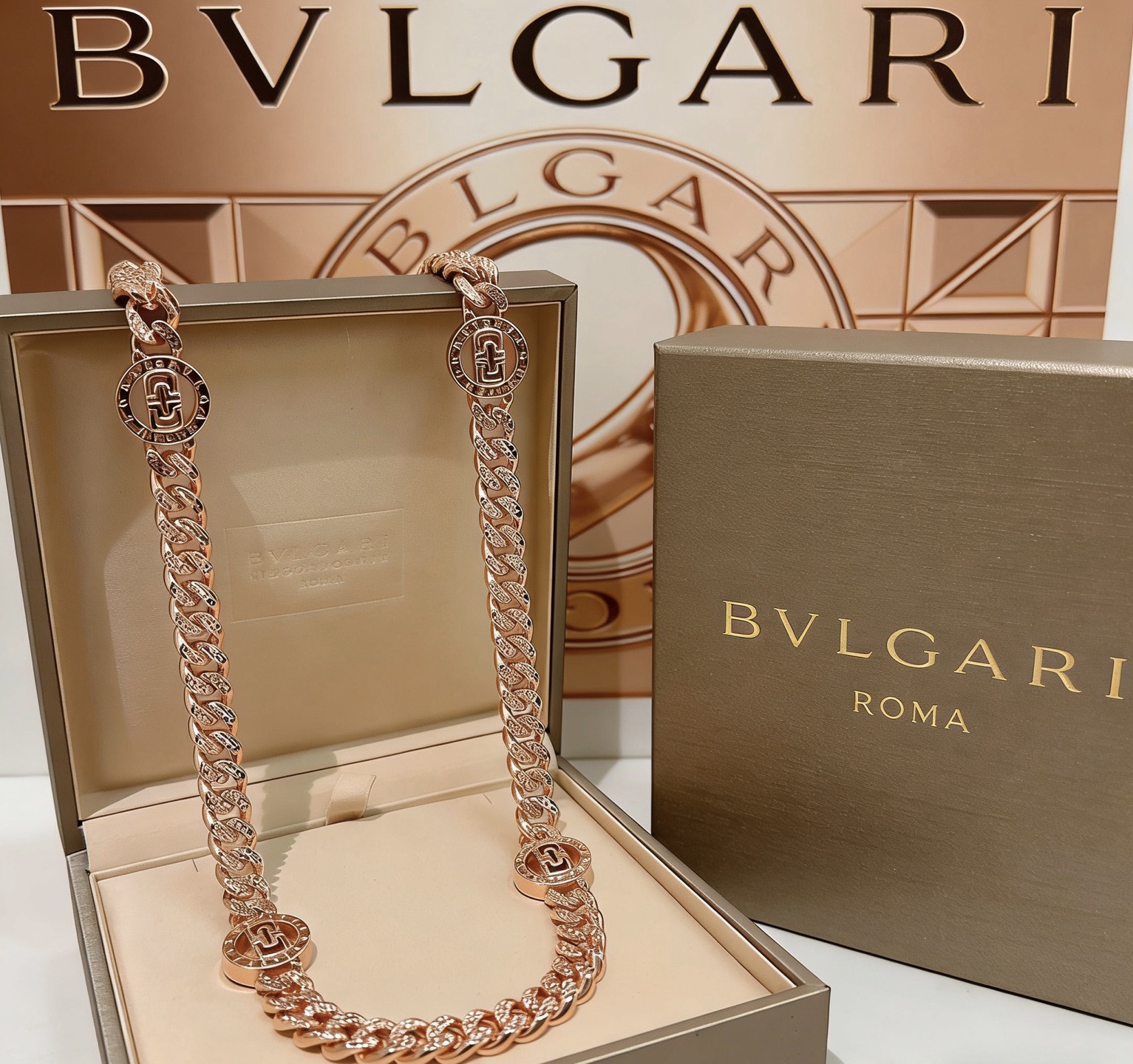 Bvlgari 宝格丽项链V金材质 BVLGARI宝格丽 DIVAS‘ DREAM 系列 品相完美