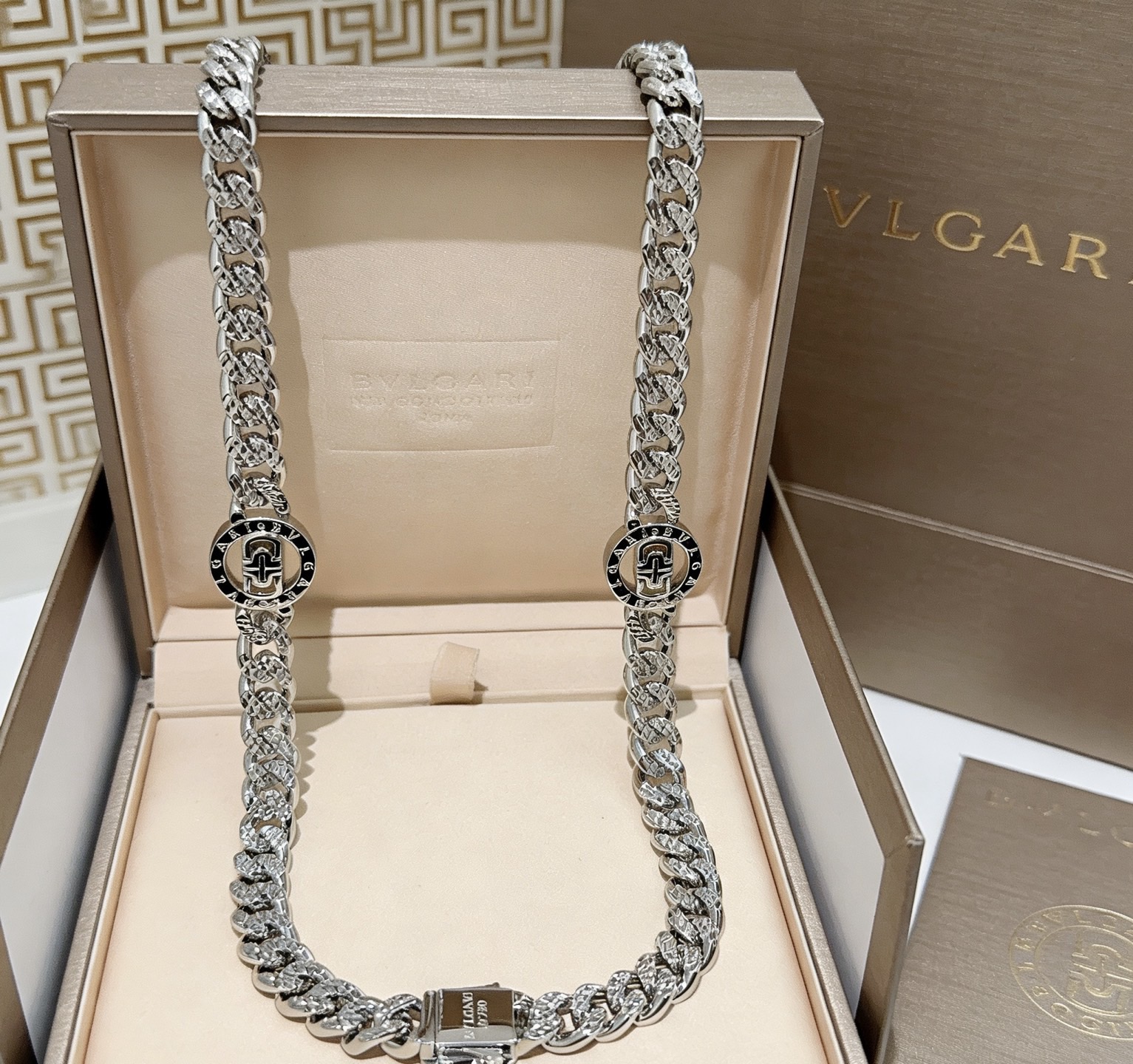 Bvlgari 宝格丽项链V金材质 BVLGARI宝格丽 DIVAS‘ DREAM 系列 品相完美