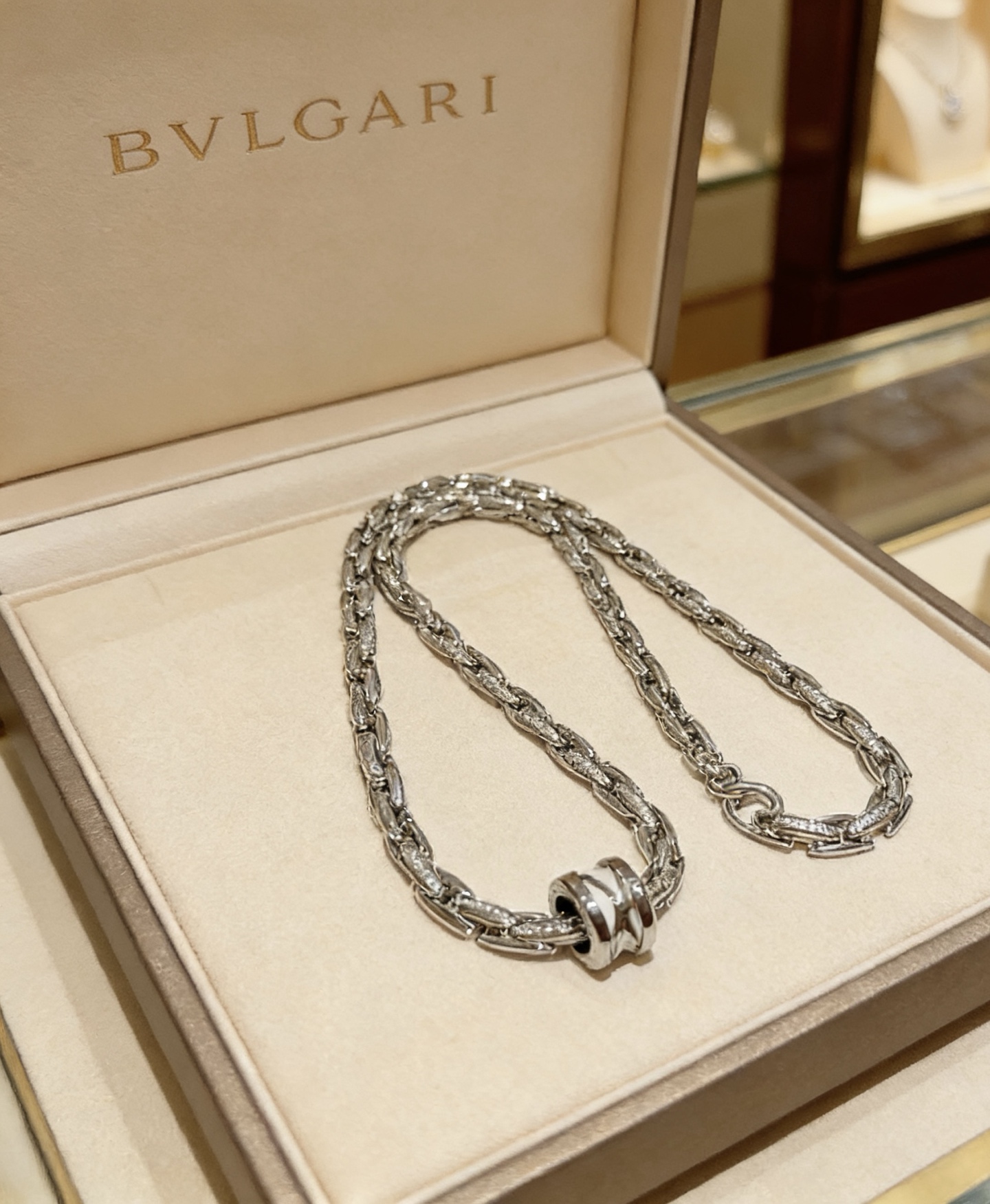 Bvlgari 宝格丽项链V金材质 BVLGARI宝格丽 DIVAS‘ DREAM 系列 品相完美