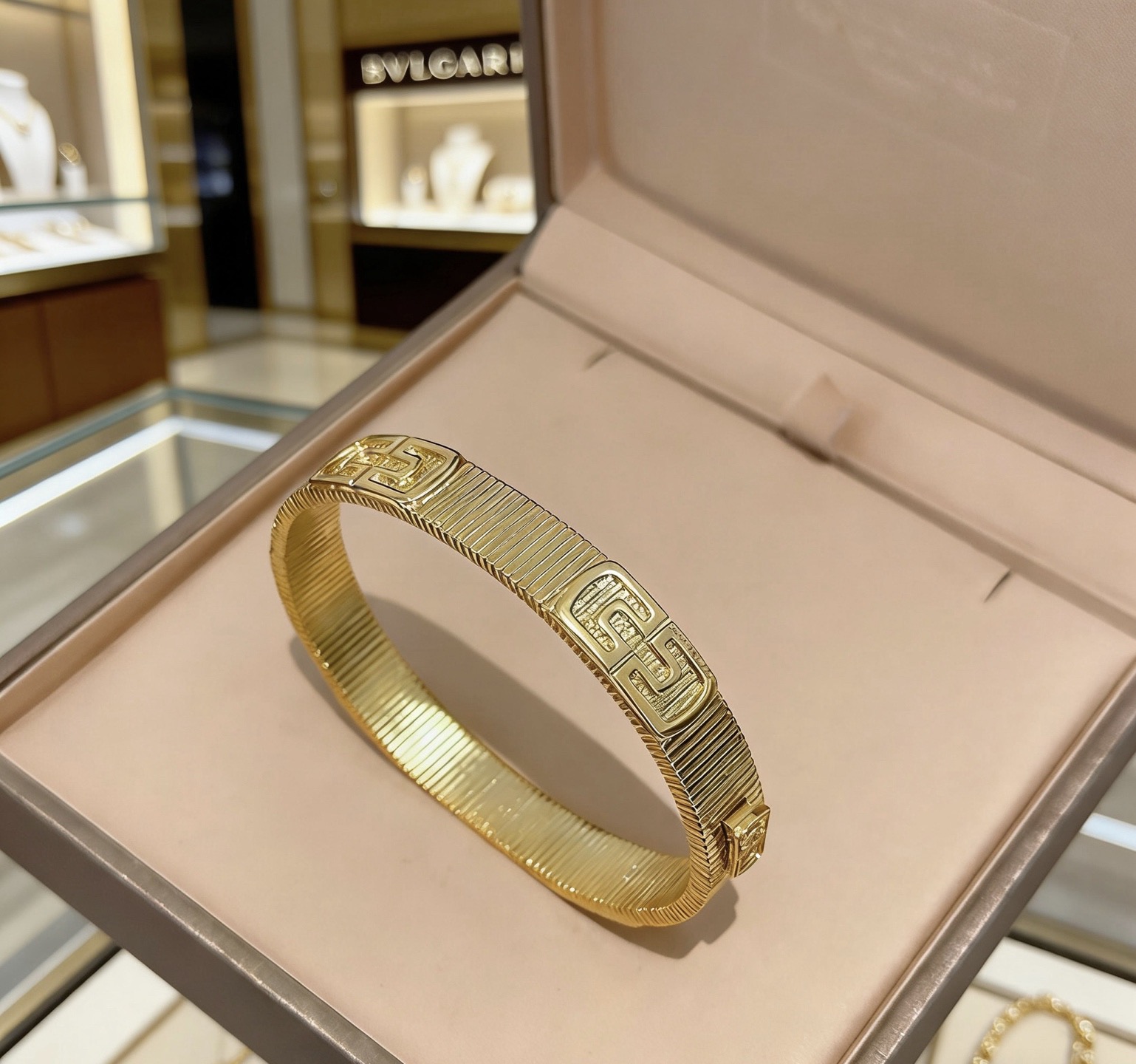 Bvlgari 宝格丽手镯Serpenti Viper系列回形针手镯