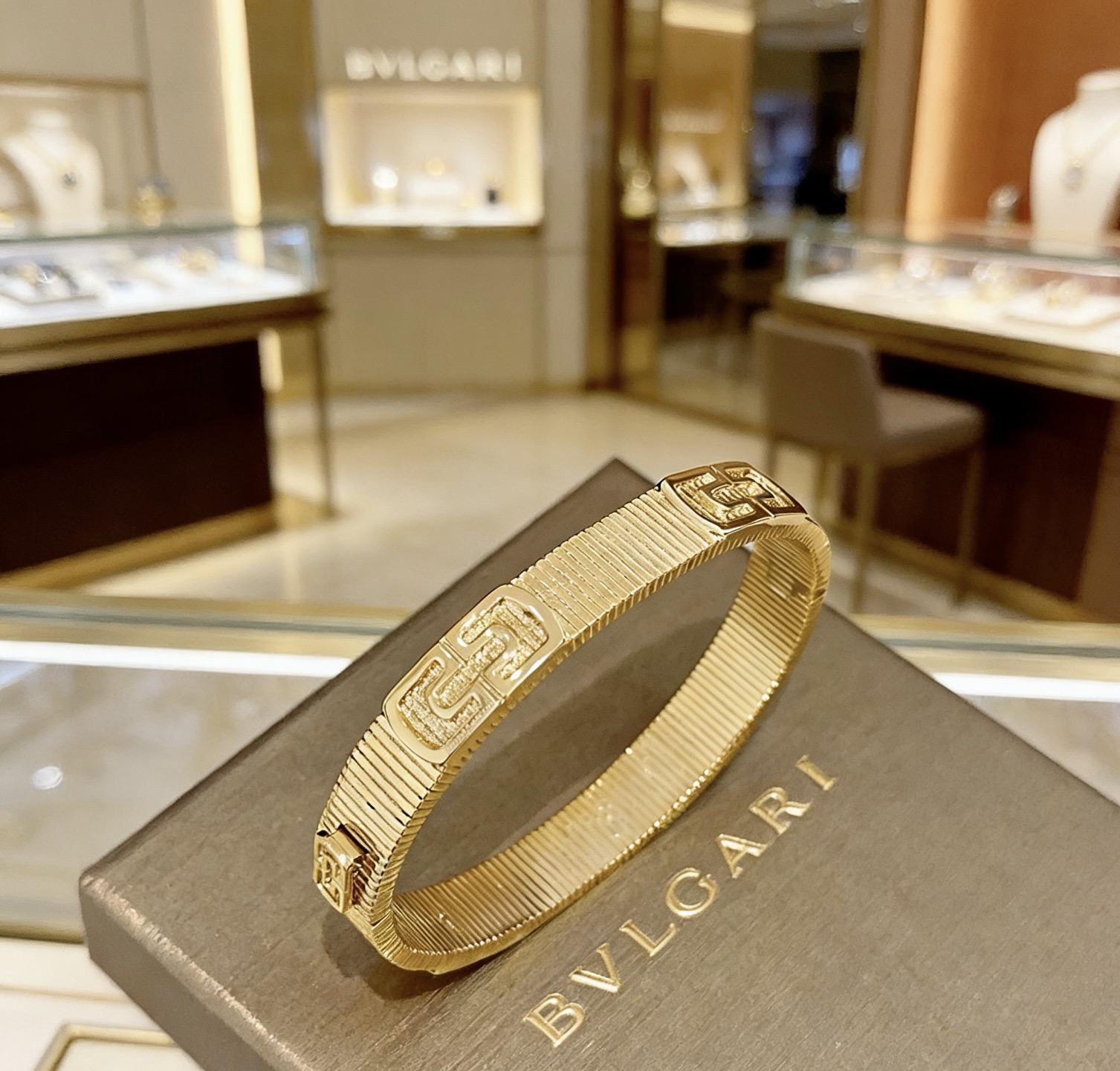 Bvlgari 宝格丽手镯Serpenti Viper系列回形针手镯