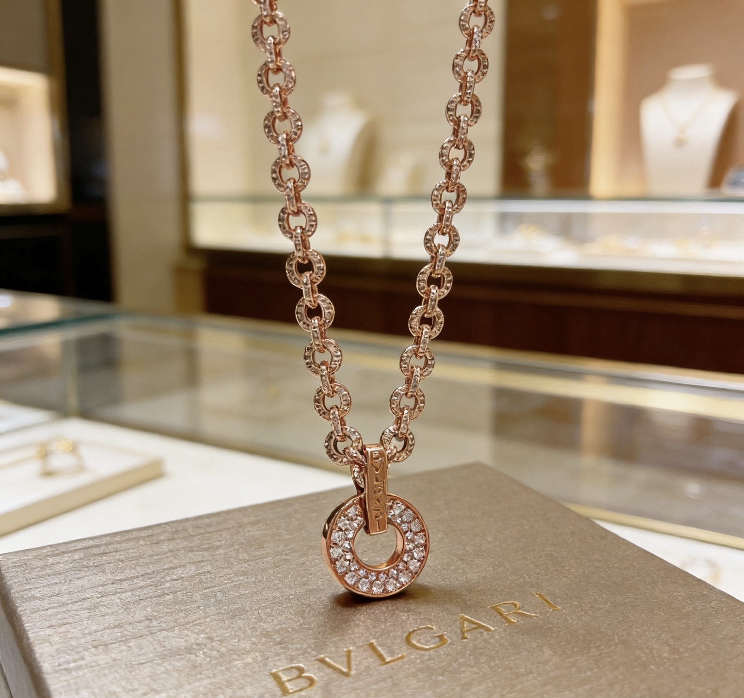 Bvlgari 宝格丽项链V金材质 BVLGARI宝格丽 DIVAS‘ DREAM 系列 品相完美