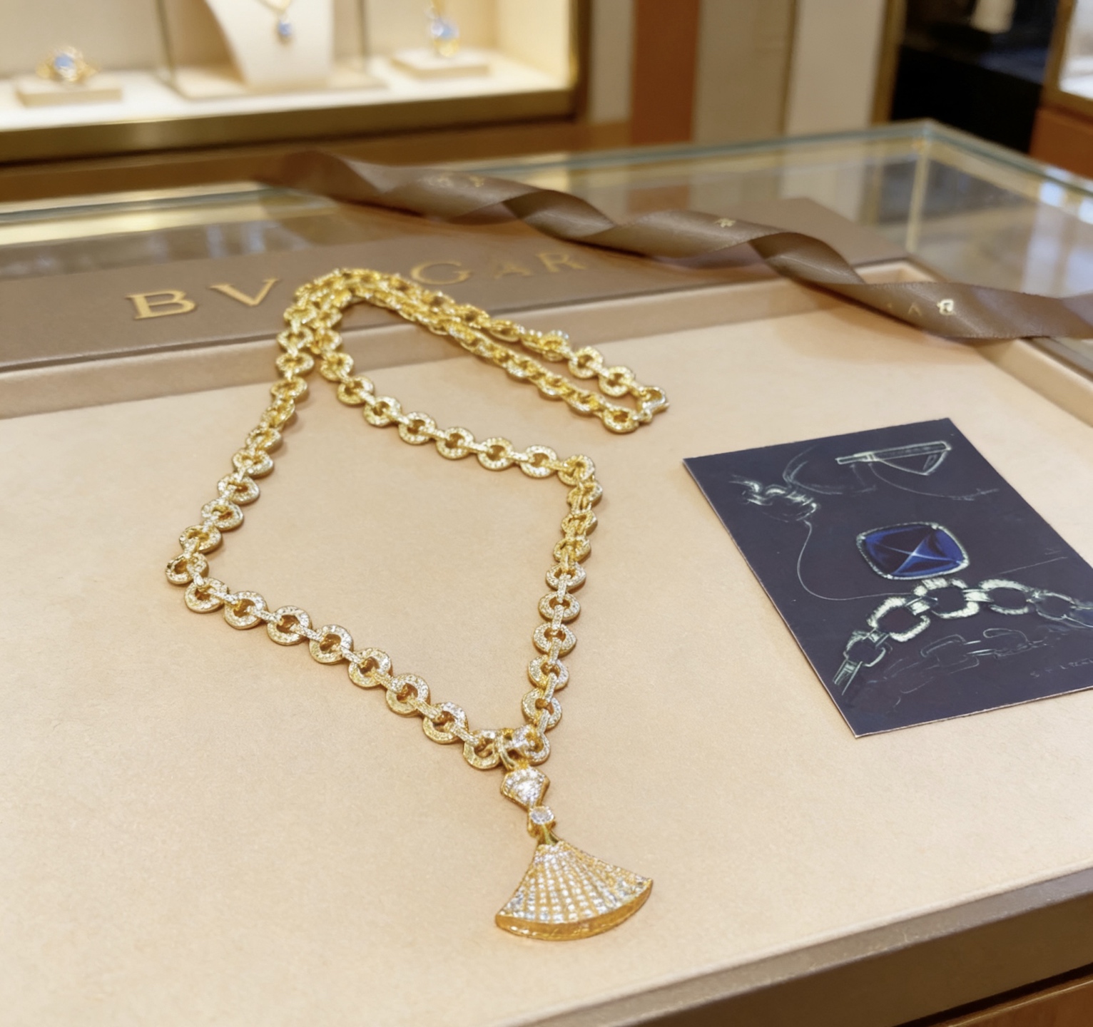 Bvlgari 宝格丽项链V金材质 BVLGARI宝格丽 DIVAS‘ DREAM 系列 品相完美