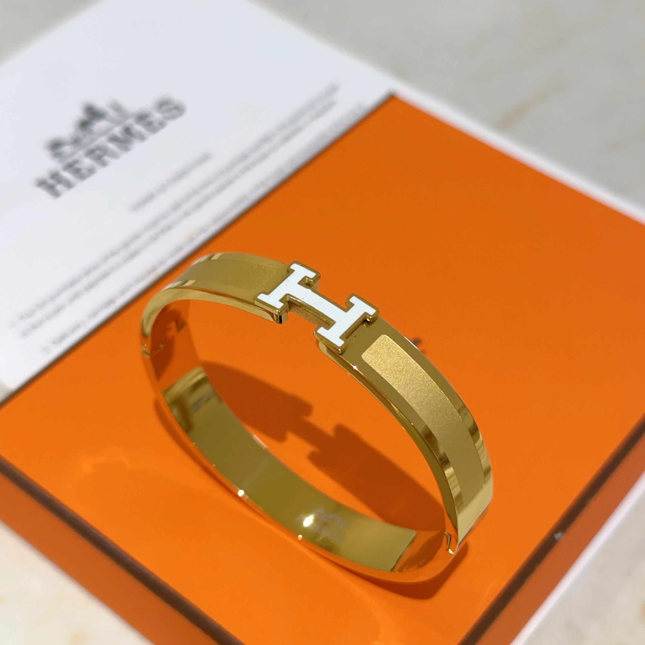 Hermès 爱马仕手镯 太考验师傅的手艺了