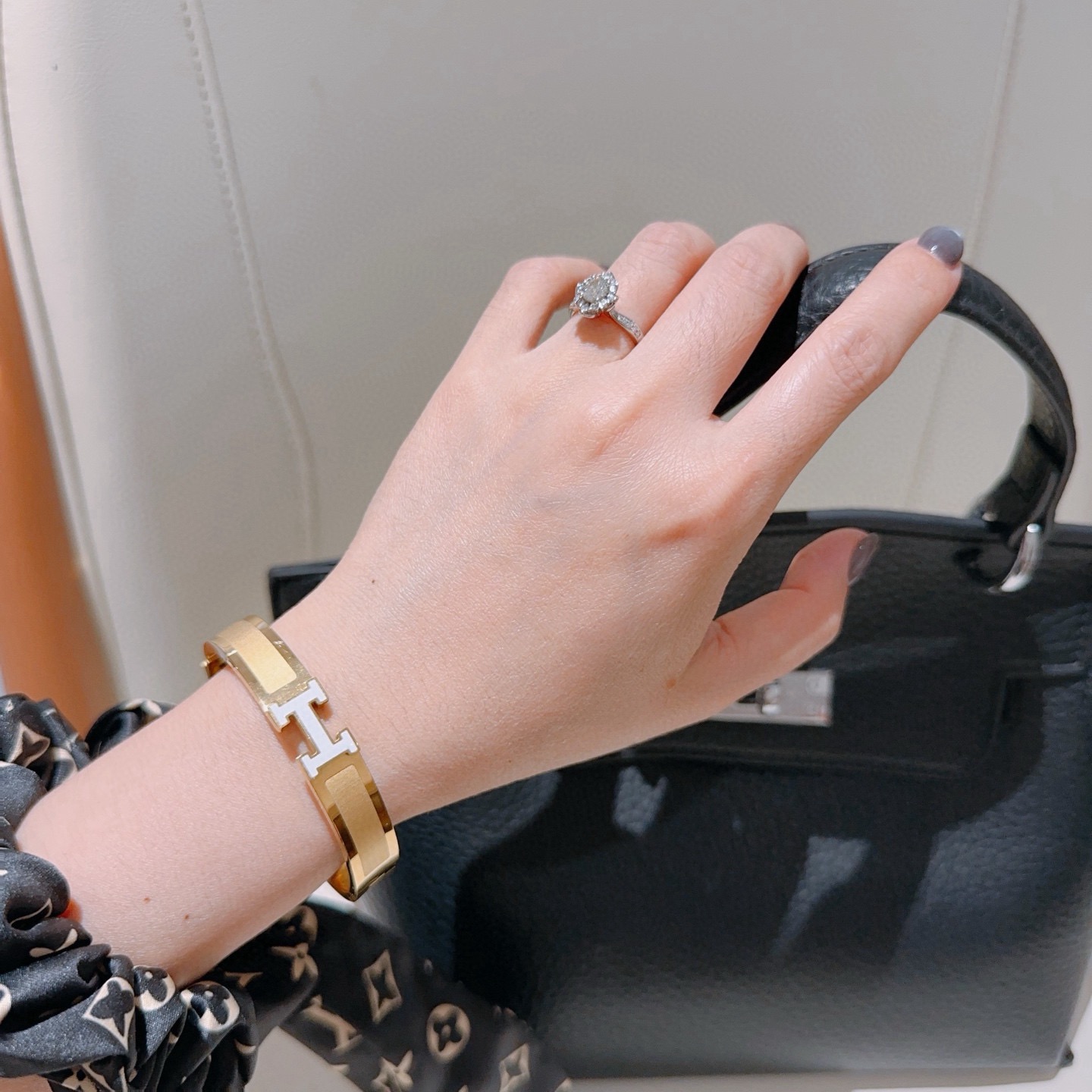 Hermès 爱马仕手镯 太考验师傅的手艺了