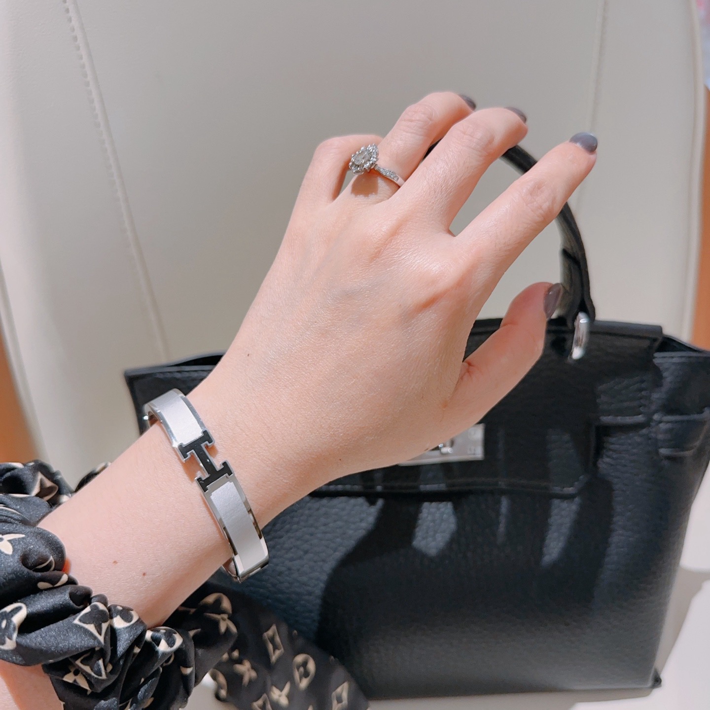 Hermès 爱马仕手镯 太考验师傅的手艺了