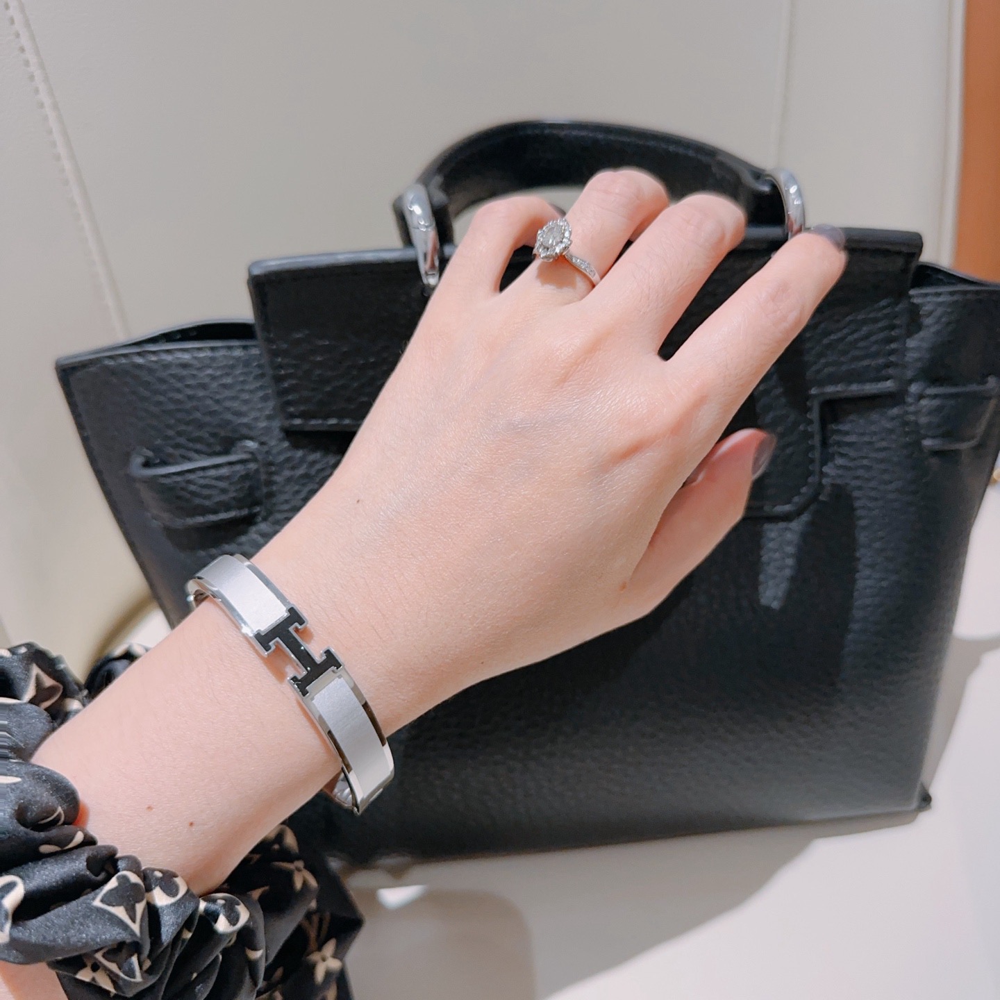 Hermès 爱马仕手镯 太考验师傅的手艺了