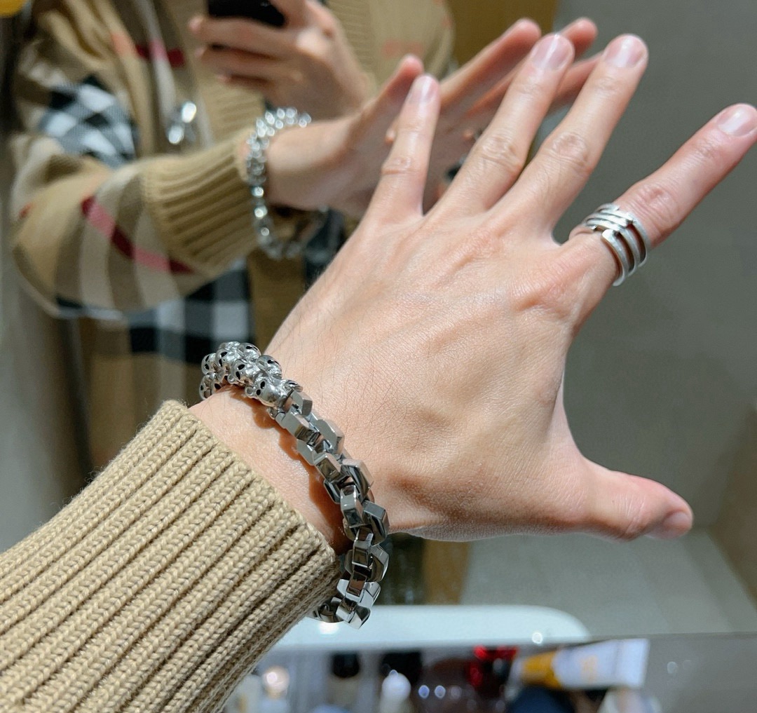 Balenciaga 任带不退色不氧化 新品 巴黎世家手链Balenciaga手链