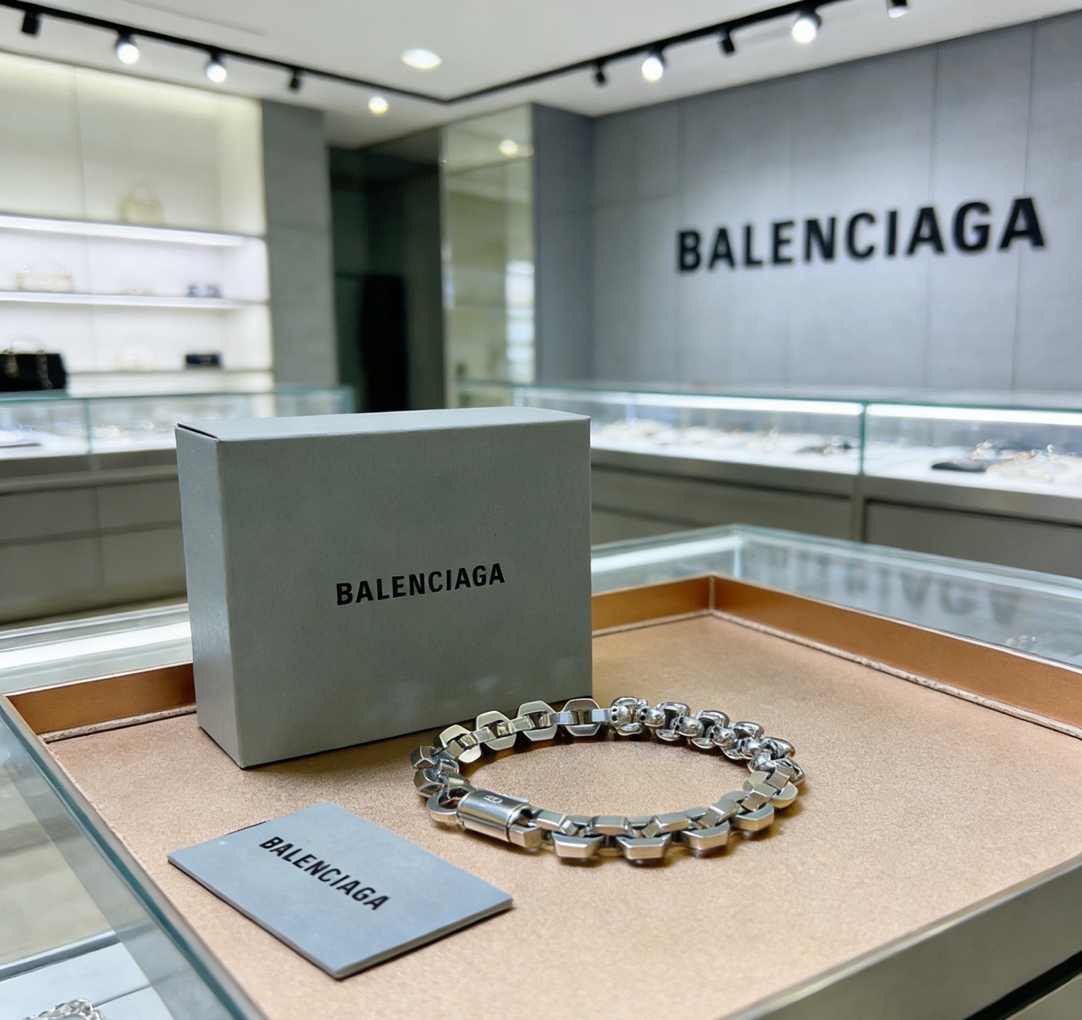 Balenciaga 任带不退色不氧化 新品 巴黎世家手链Balenciaga手链