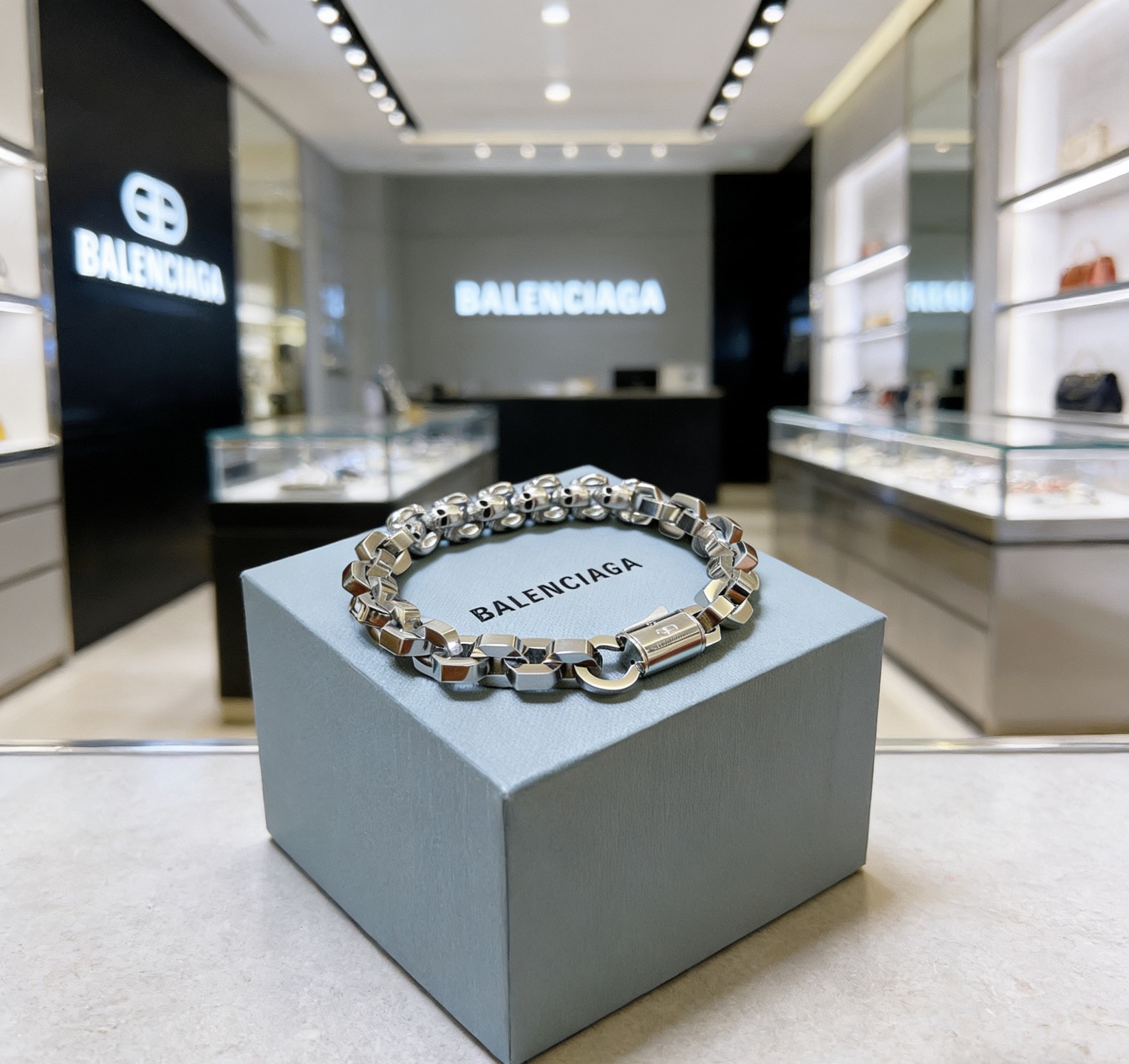 Balenciaga 任带不退色不氧化 新品 巴黎世家手链Balenciaga手链