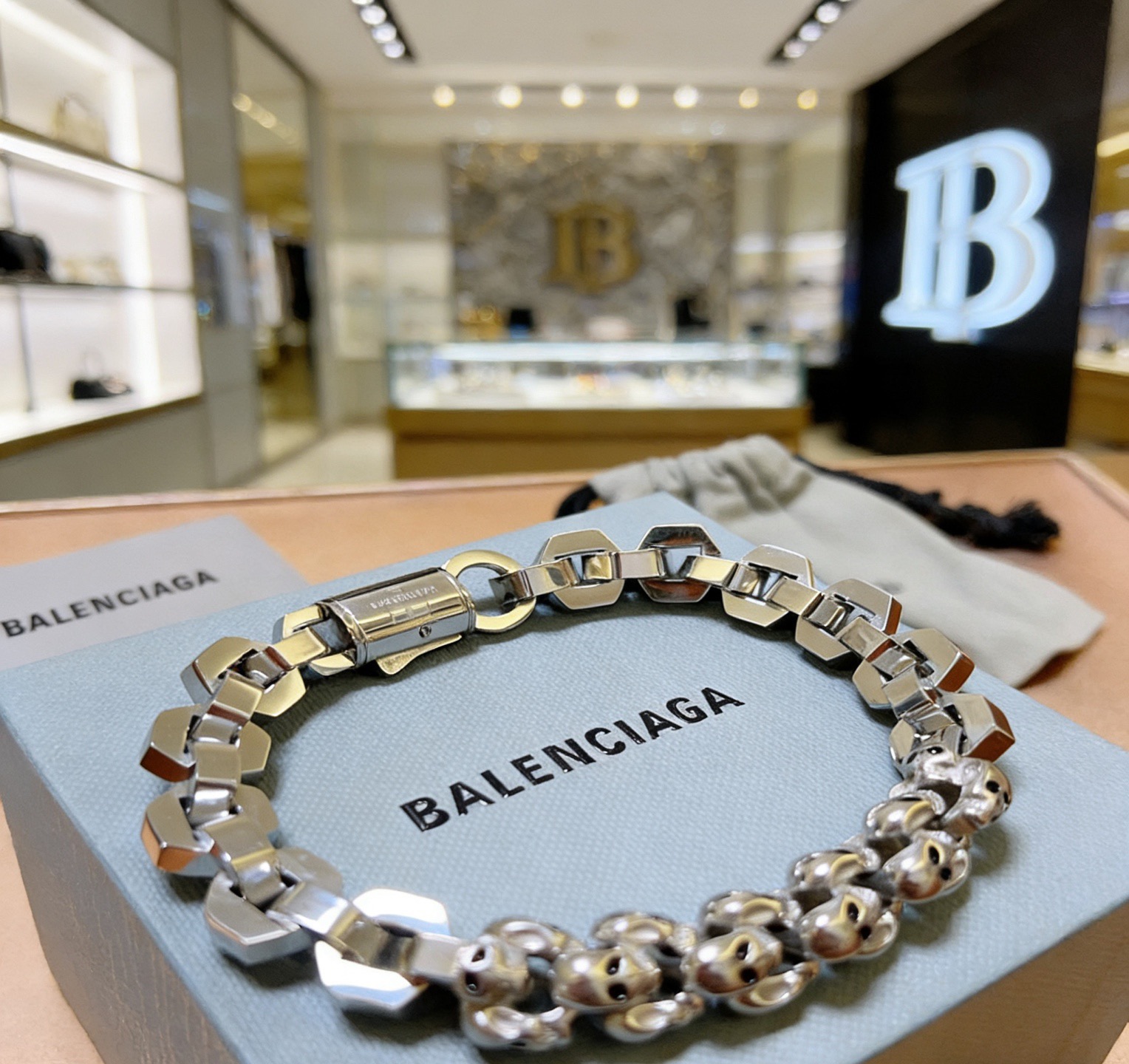 Balenciaga 任带不退色不氧化 新品 巴黎世家手链Balenciaga手链