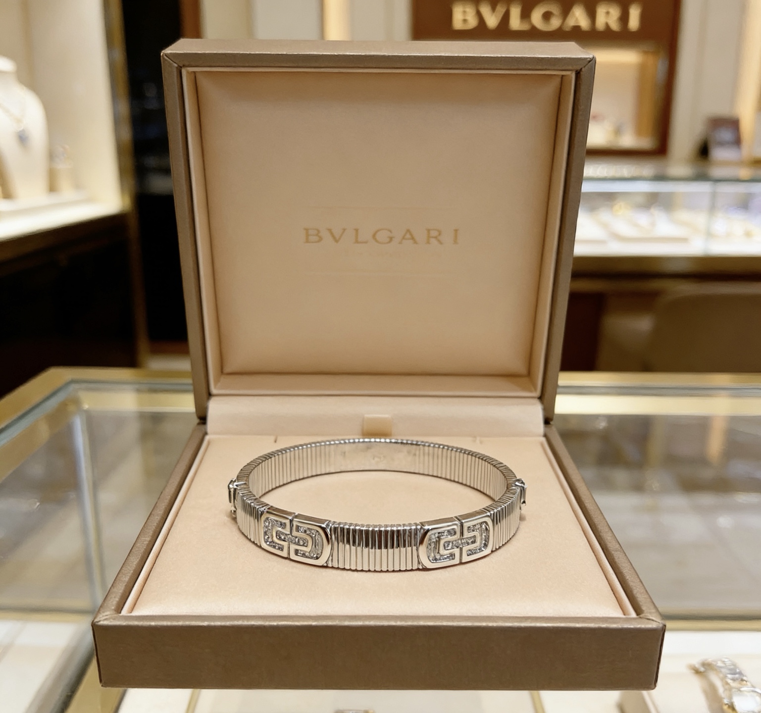 Bvlgari 宝格丽手镯Serpenti Viper系列回形针手镯