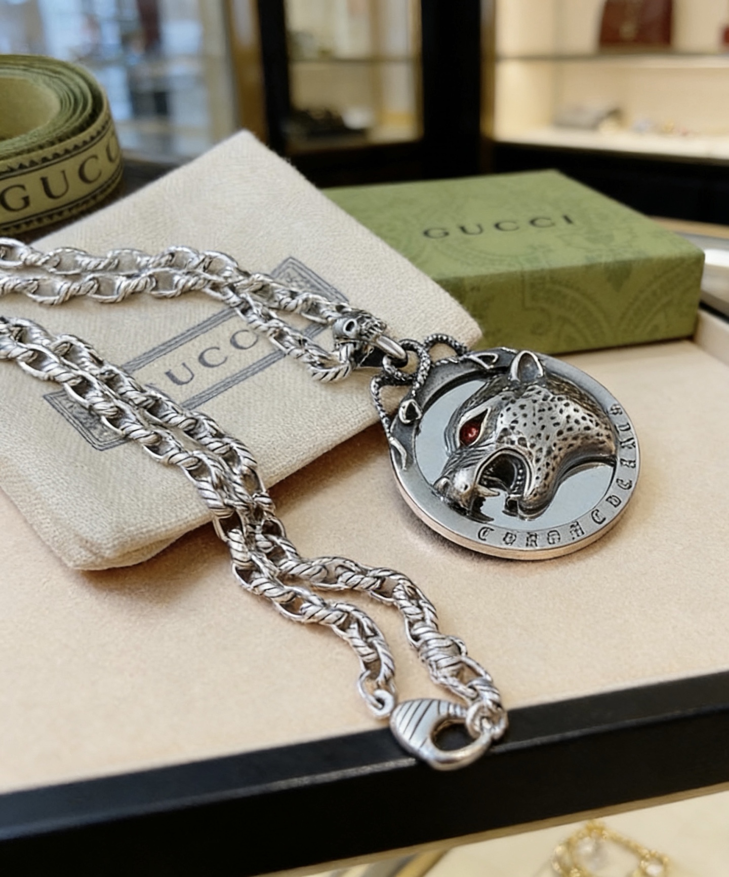 Gucci 不爆不发 古驰官网新款同步更新 抖音带货 首选 𝐆𝐮𝐜𝐜𝐢古驰项链最新款链条档次更高 Anger Forest系列双g图案古驰项链 定制项链