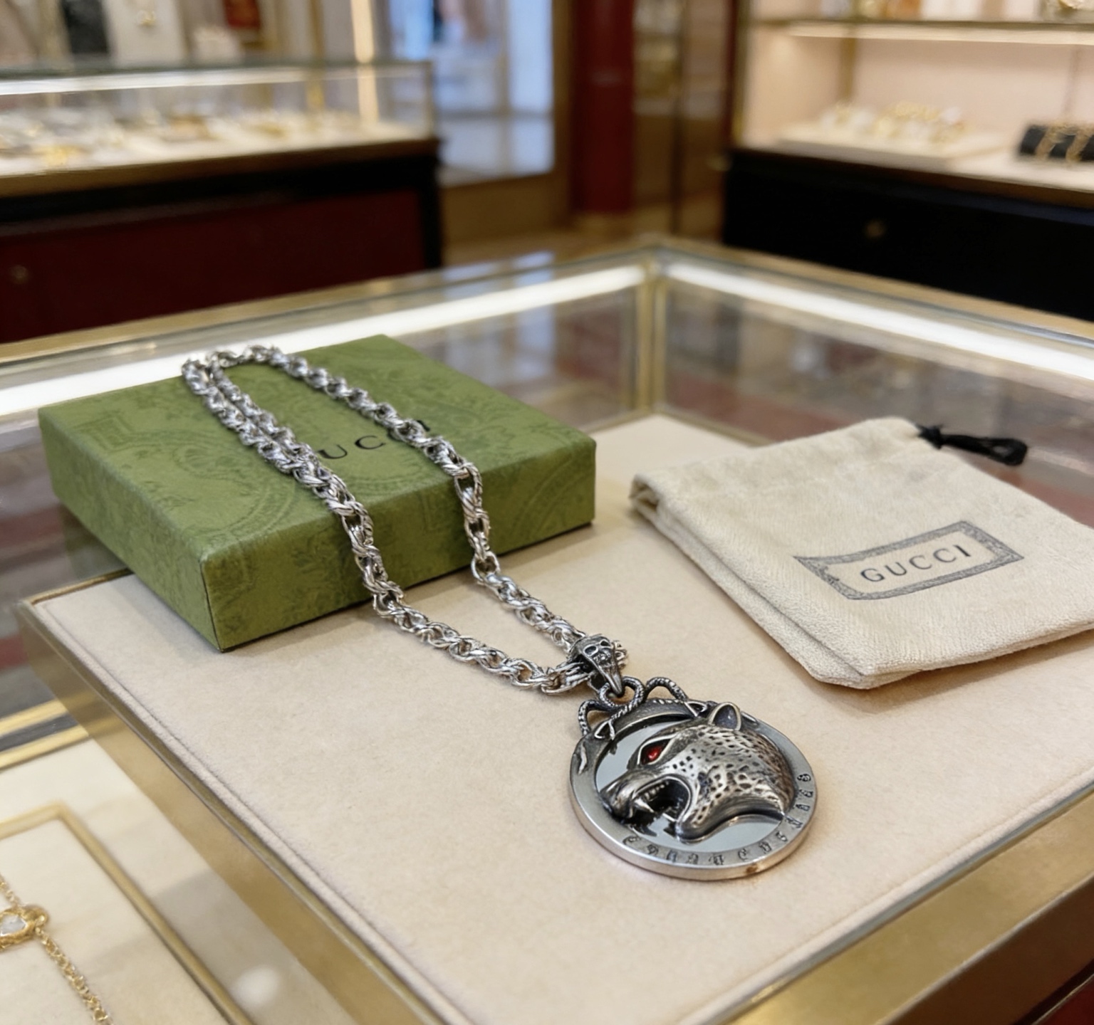 Gucci 不爆不发 古驰官网新款同步更新 抖音带货 首选 𝐆𝐮𝐜𝐜𝐢古驰项链最新款链条档次更高 Anger Forest系列双g图案古驰项链 定制项链