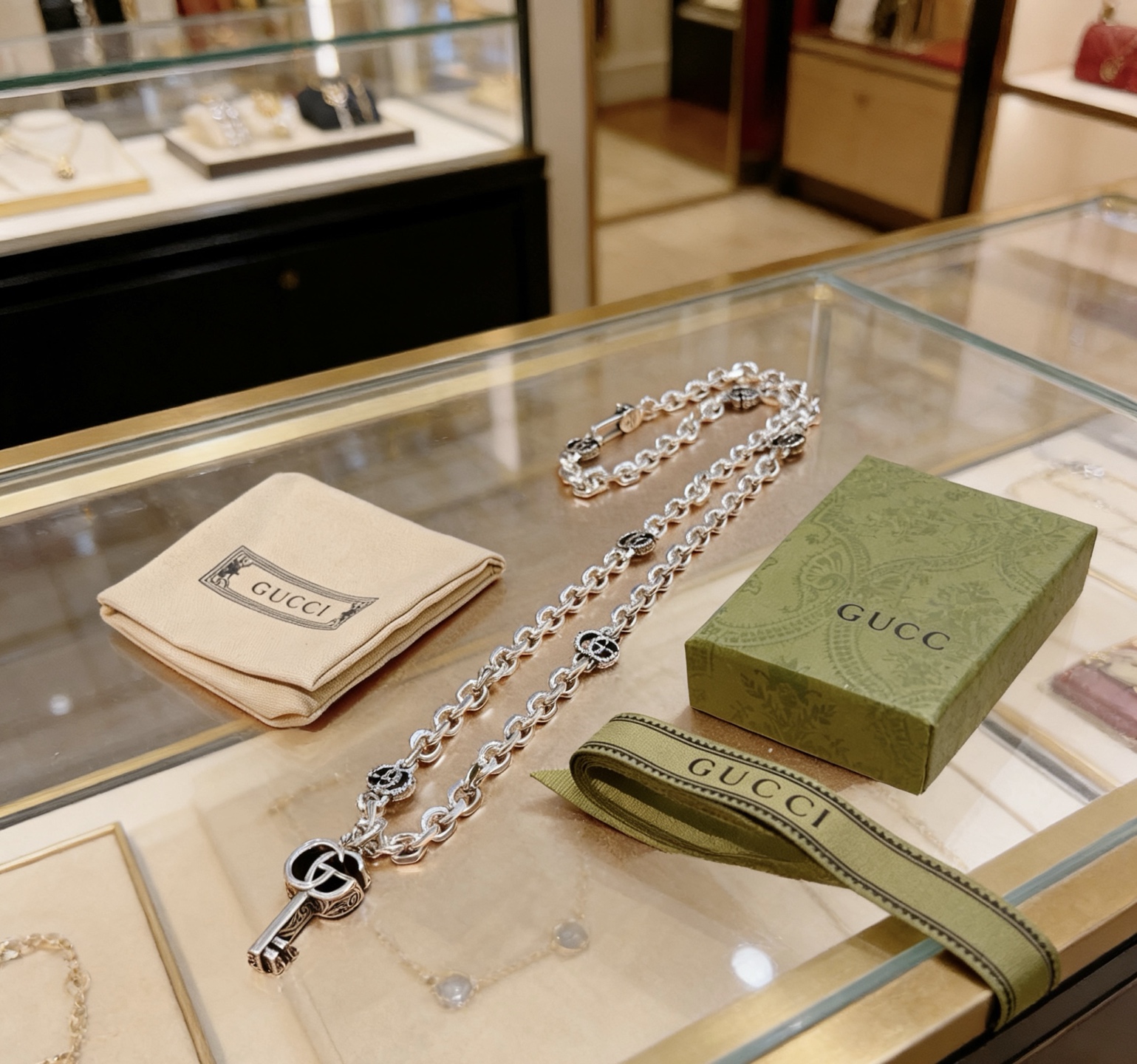 Gucci 𝐆𝐮𝐜𝐜𝐢古驰项链最新款链条档次更高 Anger Forest系列双G钥匙古驰项链