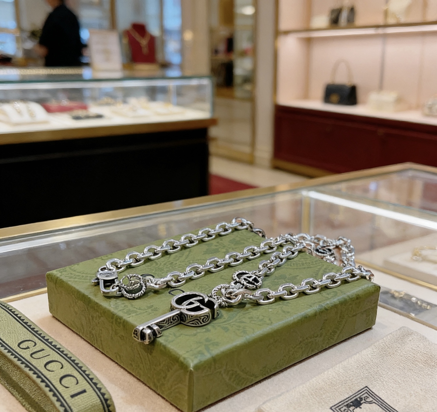 Gucci 𝐆𝐮𝐜𝐜𝐢古驰项链最新款链条档次更高 Anger Forest系列双G钥匙古驰项链