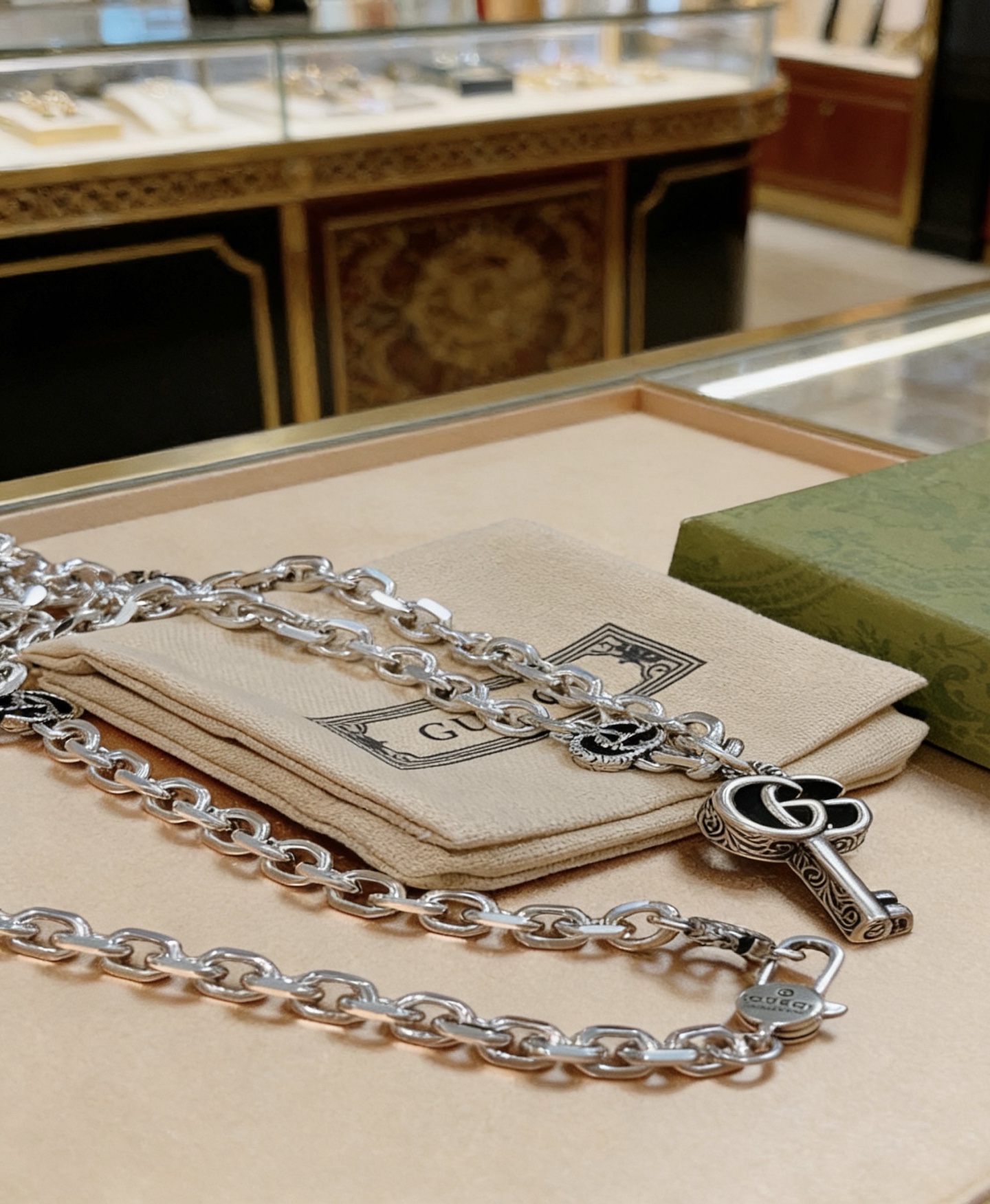 Gucci 𝐆𝐮𝐜𝐜𝐢古驰项链最新款链条档次更高 Anger Forest系列双G钥匙古驰项链