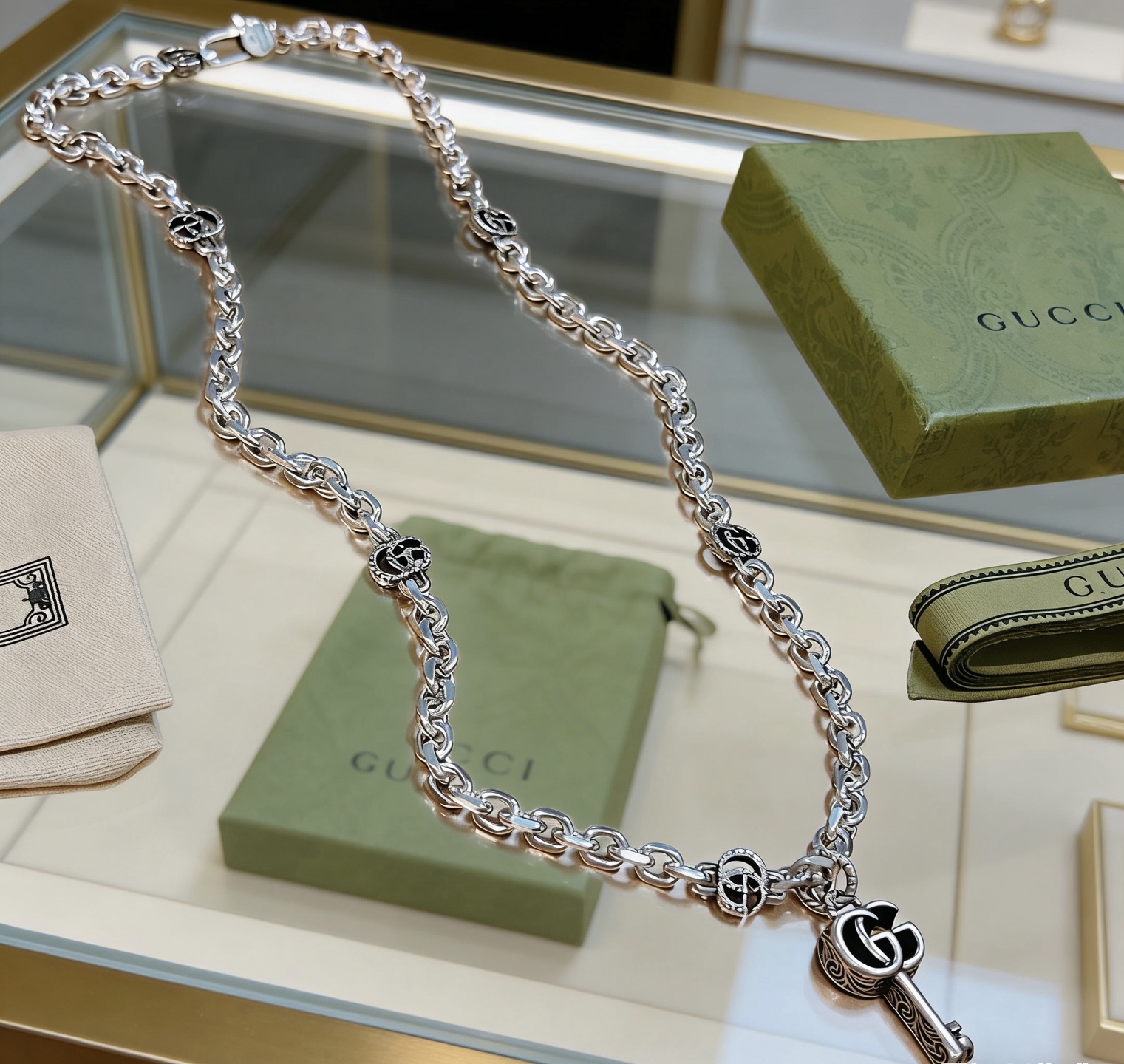 Gucci 𝐆𝐮𝐜𝐜𝐢古驰项链最新款链条档次更高 Anger Forest系列双G钥匙古驰项链