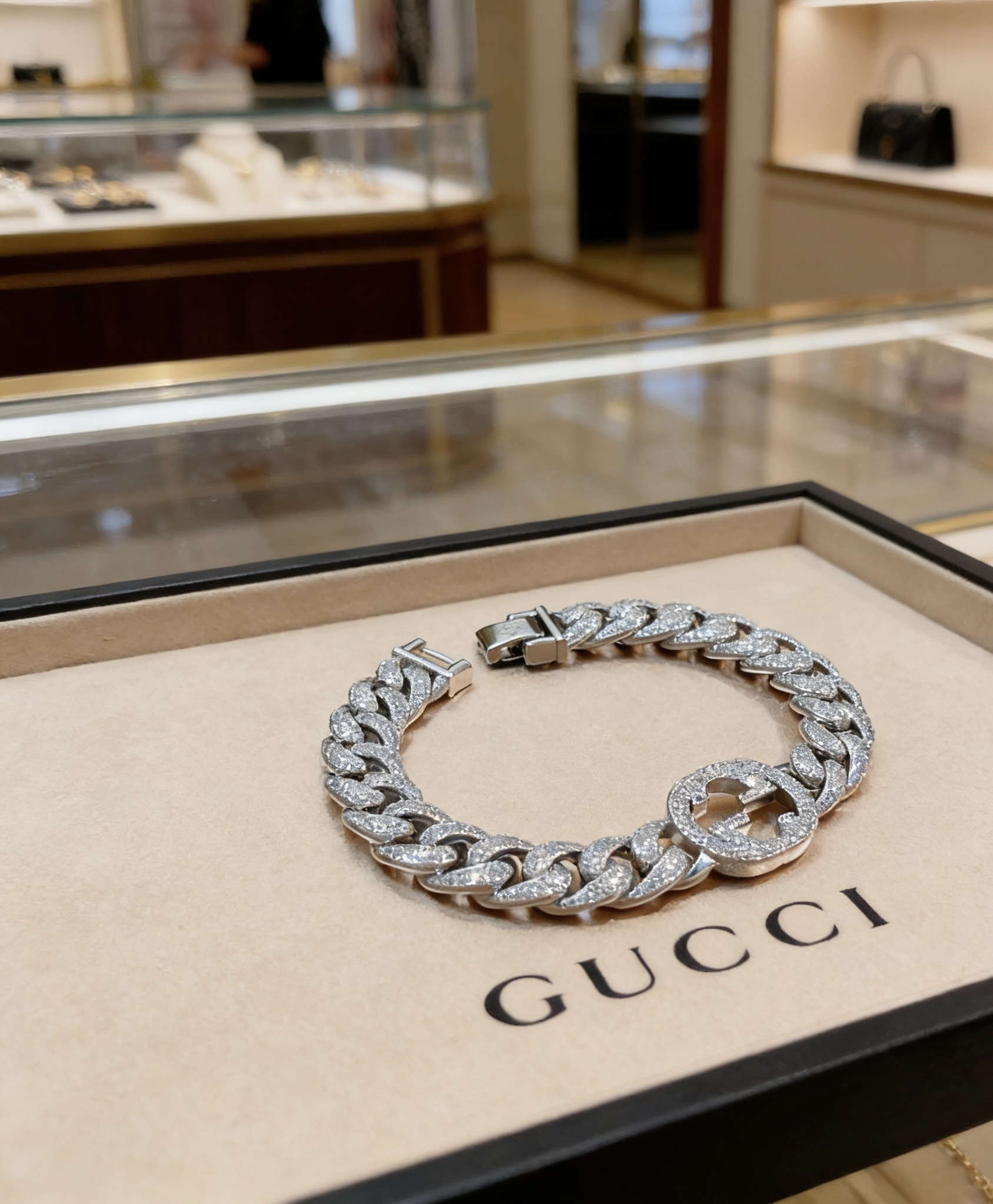 Gucci 最新出炉满钻奢华古驰手链 Gucci古驰手链最新款的
