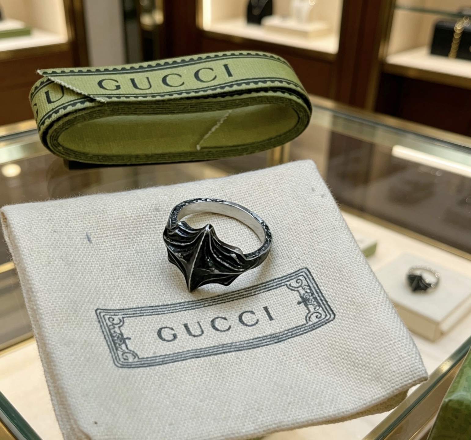 Gucci 𝐆𝐮𝐜𝐜𝐢古驰戒指最新款式个性设计理念档次更高 Anger Forest系列双G纯手工制作工艺 古驰戒指