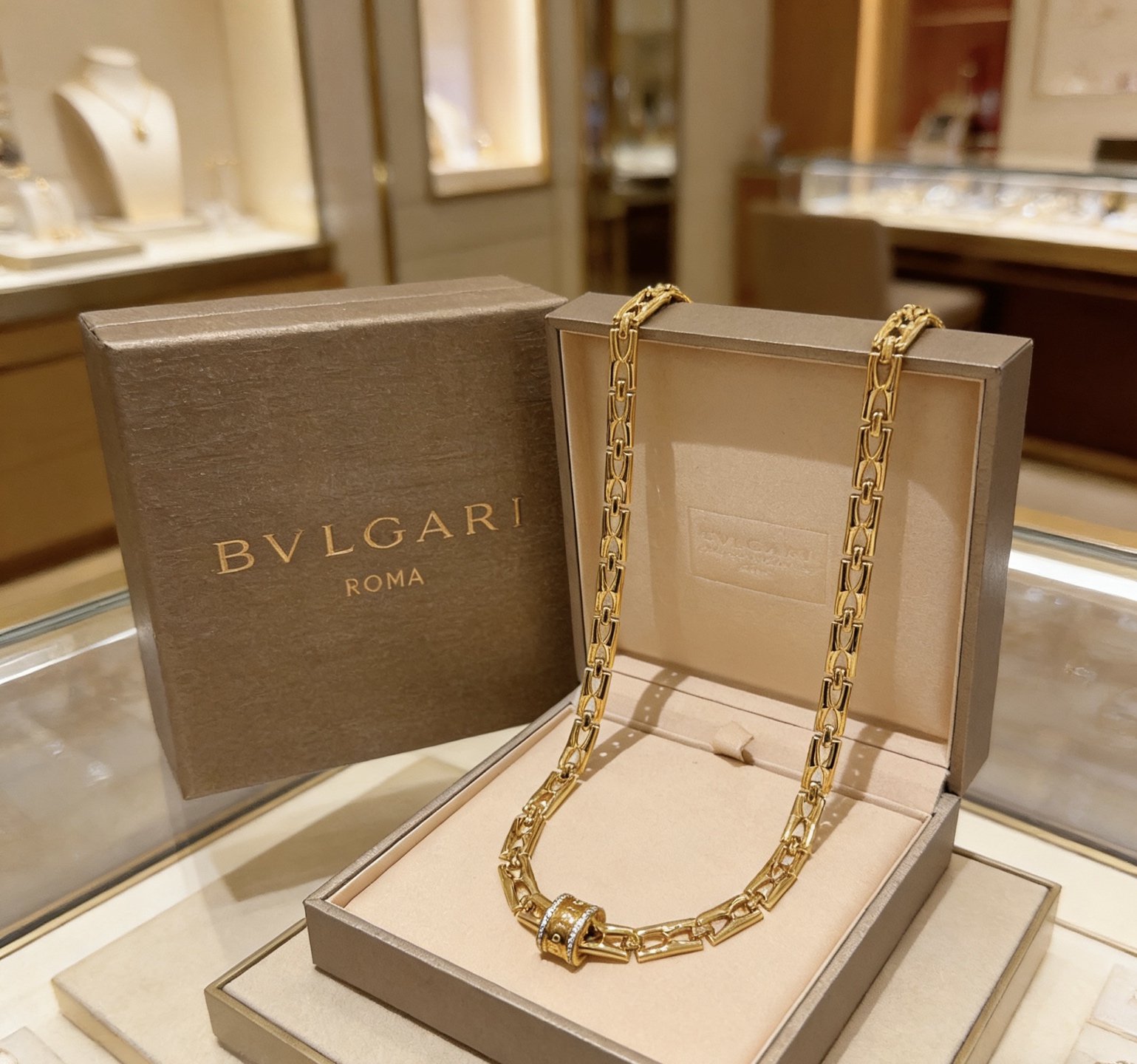 Bvlgari 宝格丽项链V金材质 BVLGARI宝格丽 DIVAS‘ DREAM 系列 品相完美