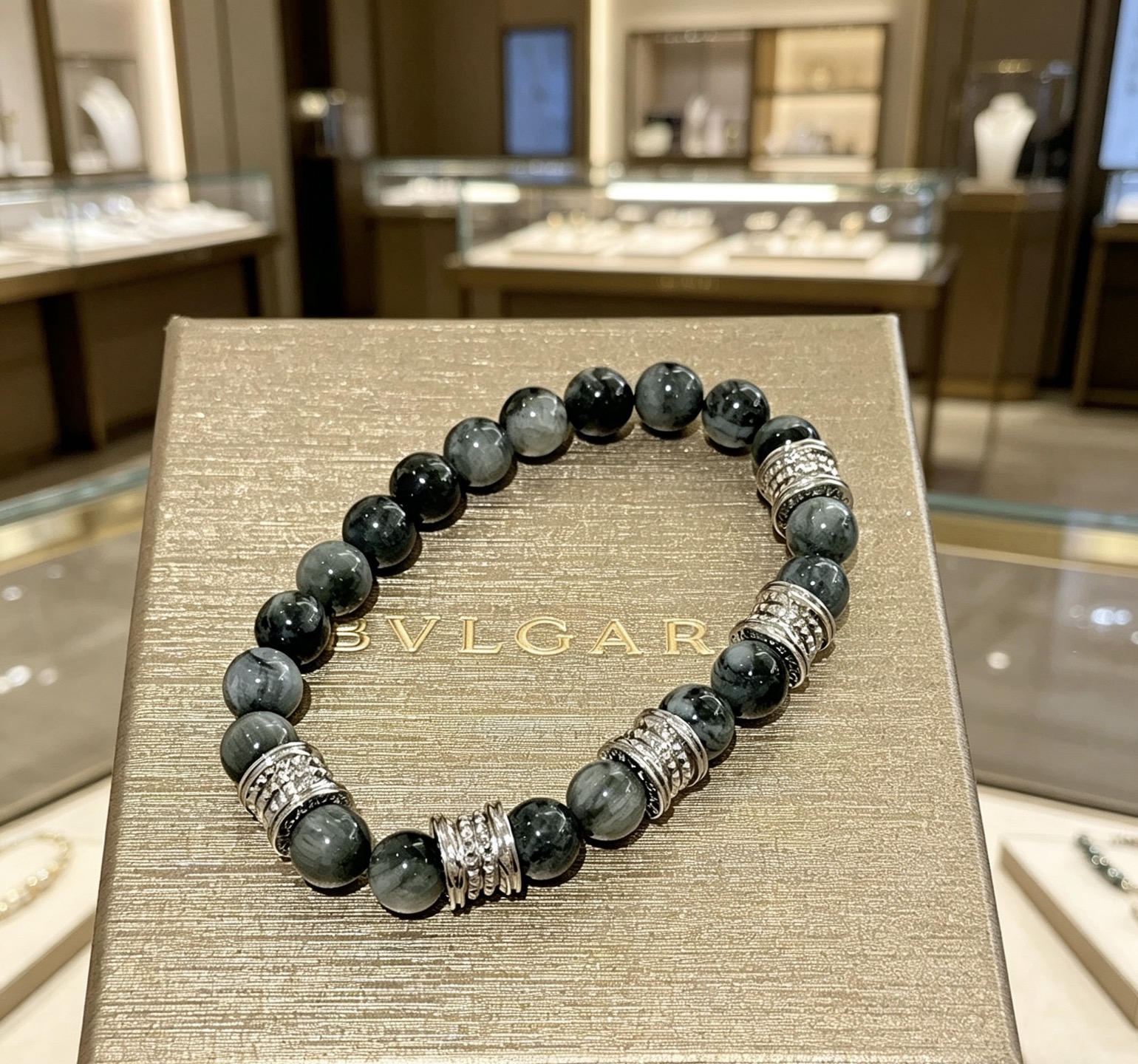 Bvlgari 宝格丽手链V金材质 BVLGARI宝格丽 DIVAS‘ DREAM 系列 天然石手链品相完美