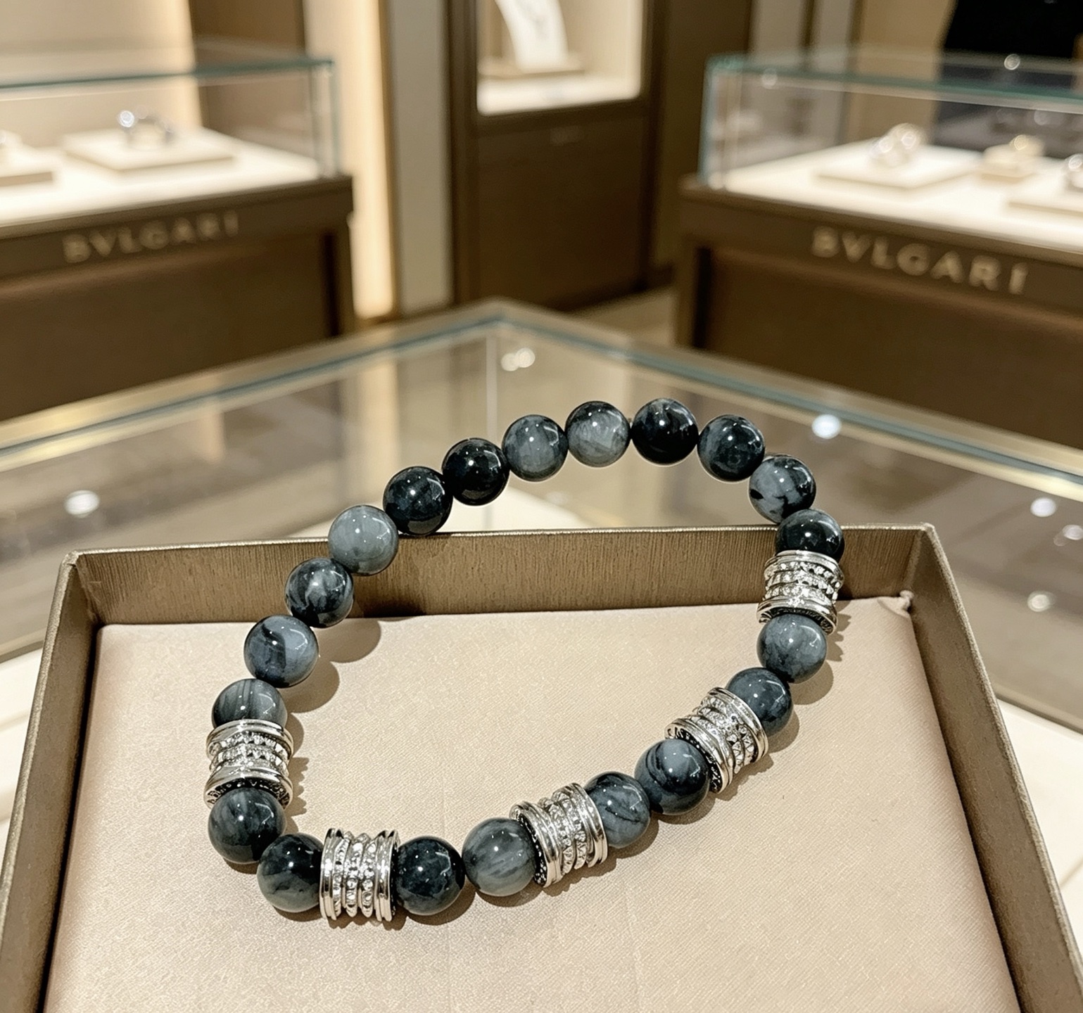 Bvlgari 宝格丽手链V金材质 BVLGARI宝格丽 DIVAS‘ DREAM 系列 天然石手链品相完美