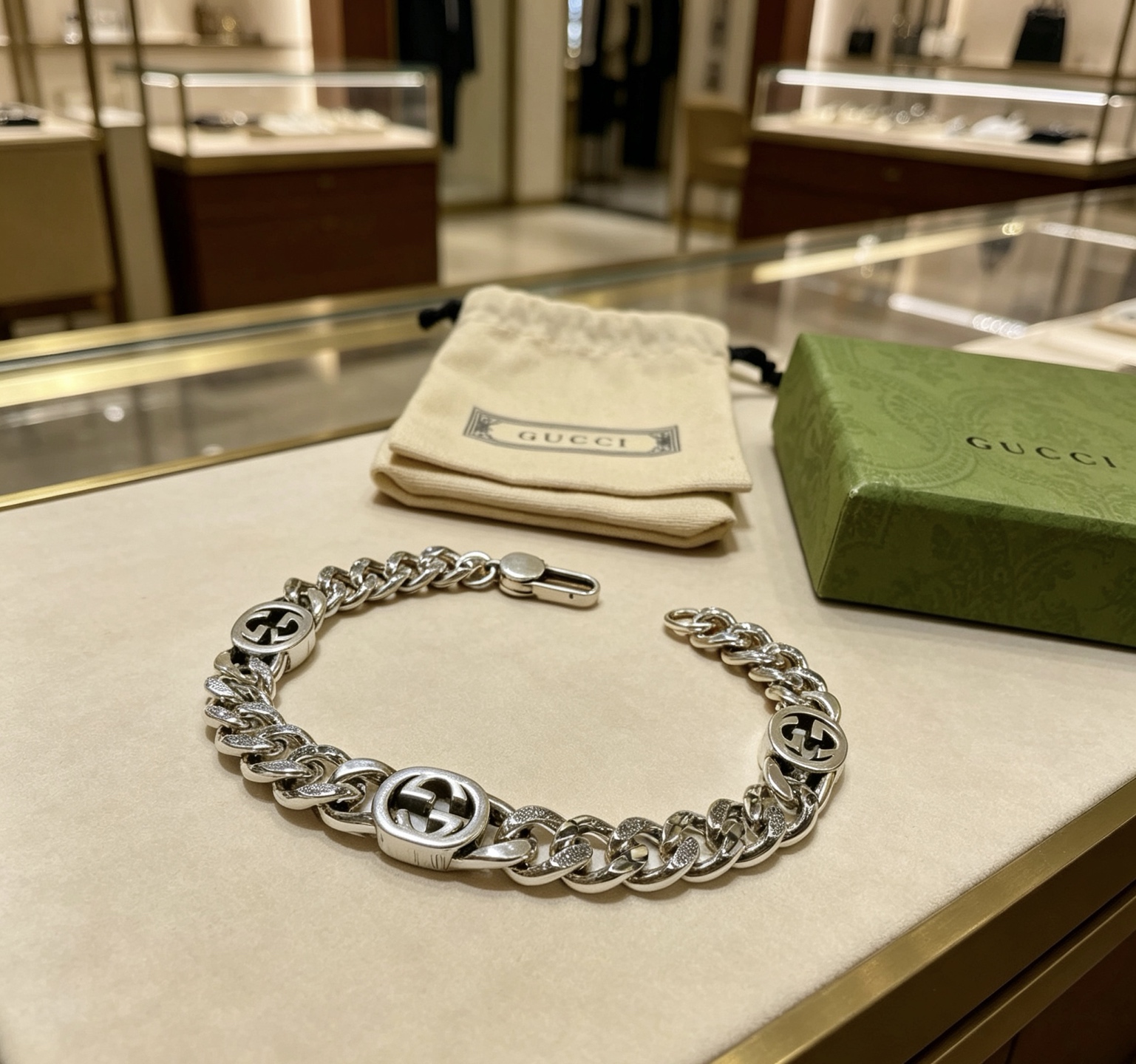 Gucci 最新出炉土豪版手链 认准细节链身闪沙效果