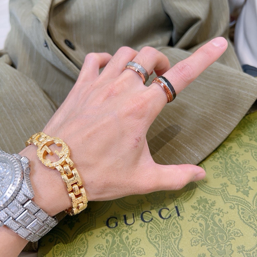 Gucci 𝐆𝐮𝐜𝐜𝐢古驰戒指最新款款式档次更高 Anger Forest系列树脂木纹高感双G纯手工制作工艺 古驰戒指