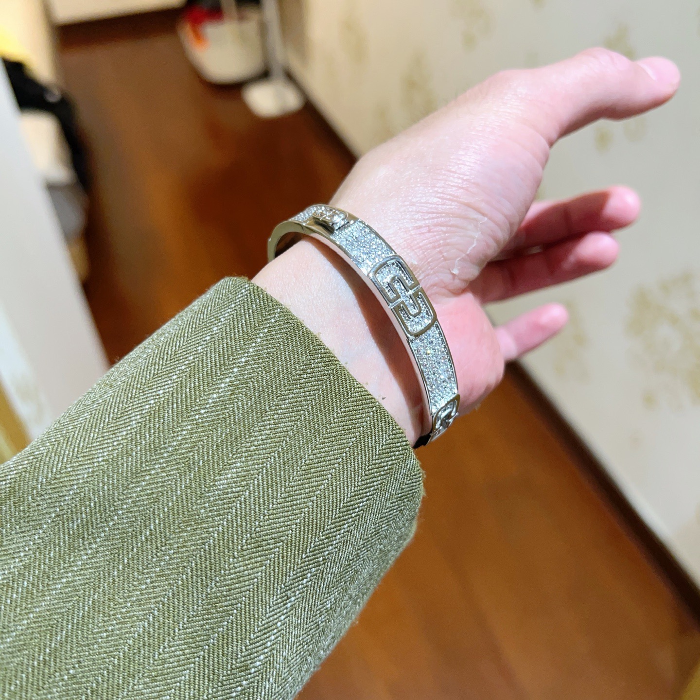Bvlgari 宝格丽手镯Serpenti Viper系列回形针手镯