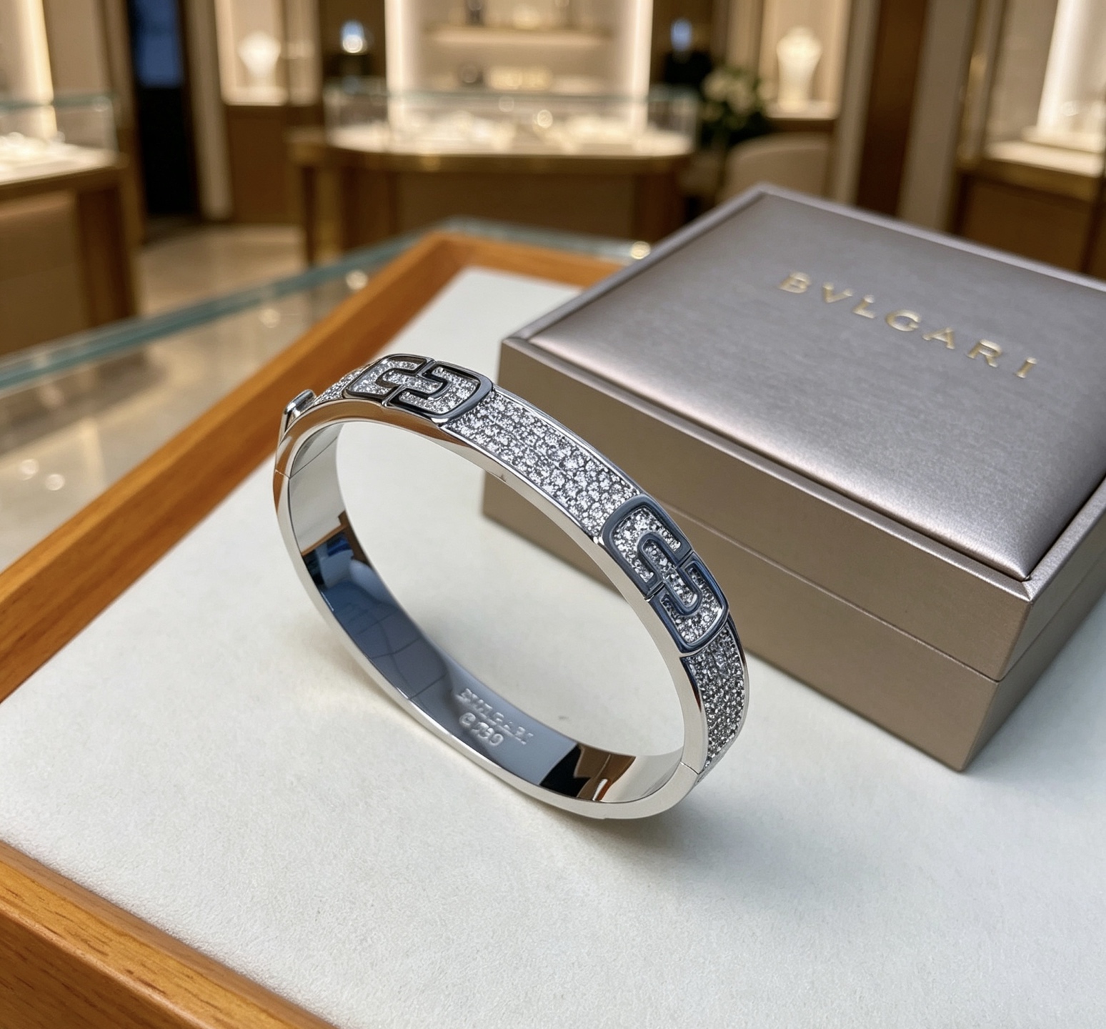 Bvlgari 宝格丽手镯Serpenti Viper系列回形针手镯