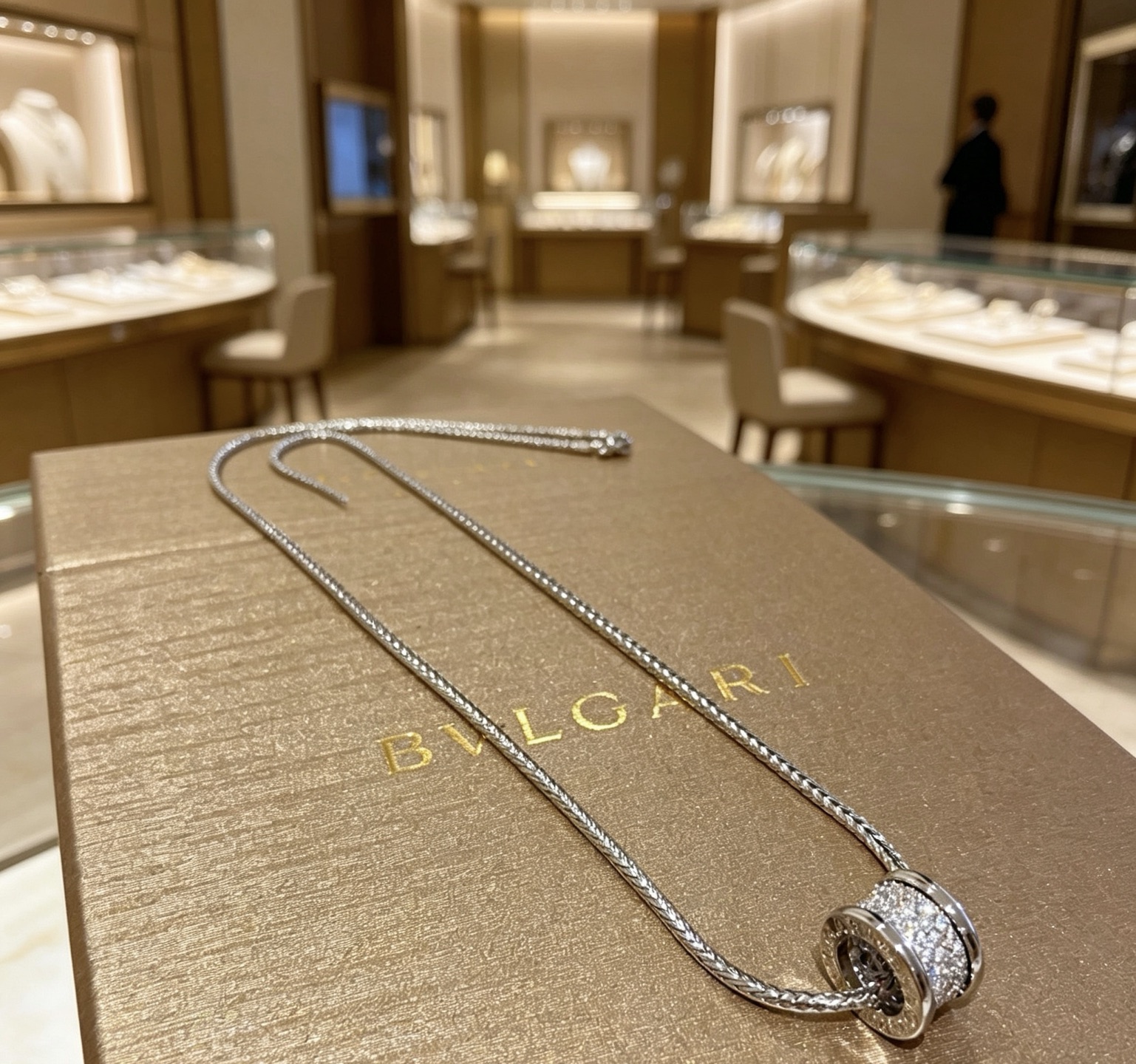 Bvlgari 宝格丽项链V金材质 BVLGARI宝格丽 DIVAS‘ DREAM 系列 品相完美