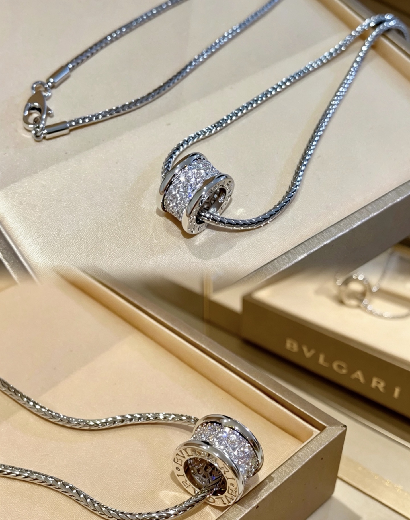 Bvlgari 宝格丽项链V金材质 BVLGARI宝格丽 DIVAS‘ DREAM 系列 品相完美