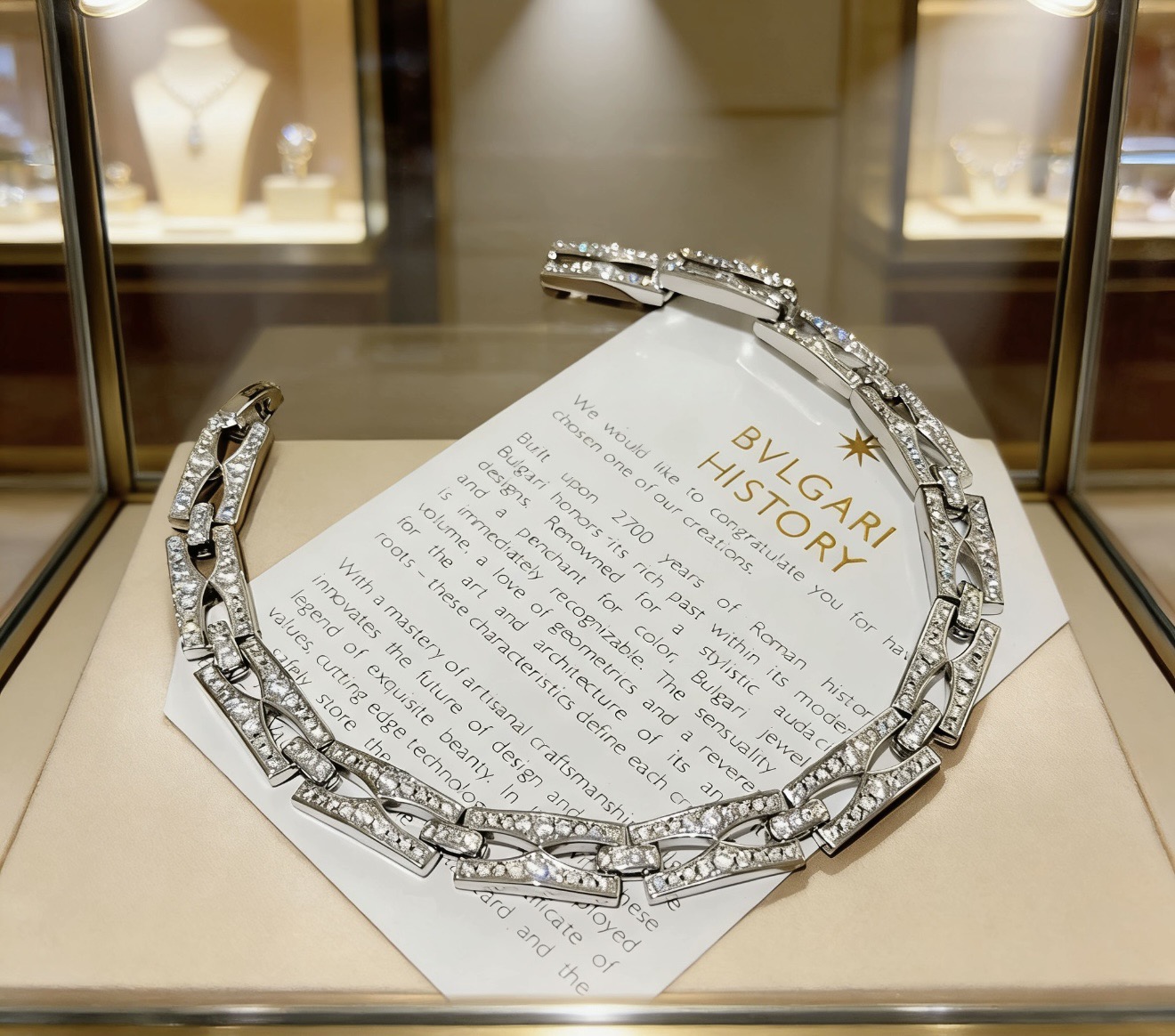 Bvlgari 宝格丽手链V金材质 BVLGARI宝格丽 DIVAS‘ DREAM 系列 品相完美