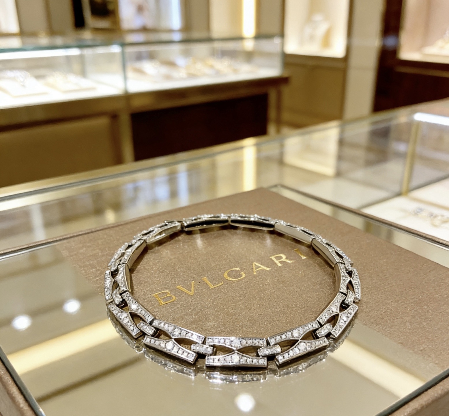 Bvlgari 宝格丽手链V金材质 BVLGARI宝格丽 DIVAS‘ DREAM 系列 品相完美