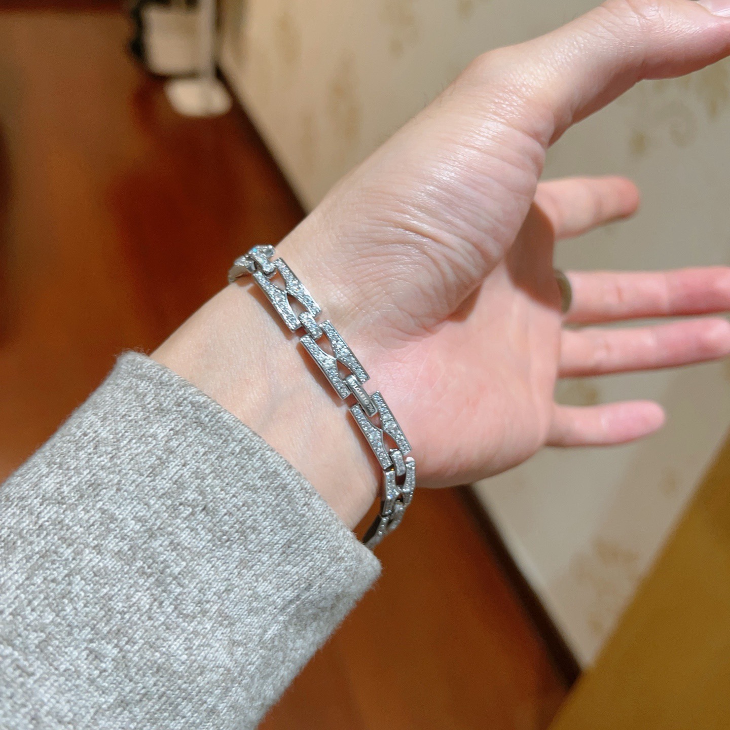 Bvlgari 宝格丽手链V金材质 BVLGARI宝格丽 DIVAS‘ DREAM 系列 品相完美