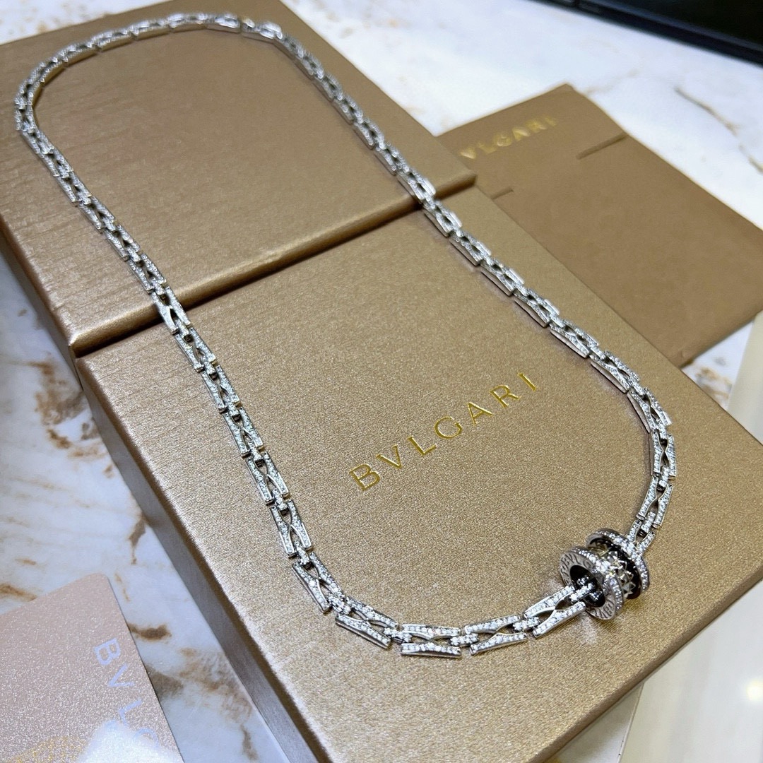 Bvlgari 宝格丽项链V金材质 满钻款 BVLGARI宝格丽 DIVAS‘ DREAM 系列 品相完美