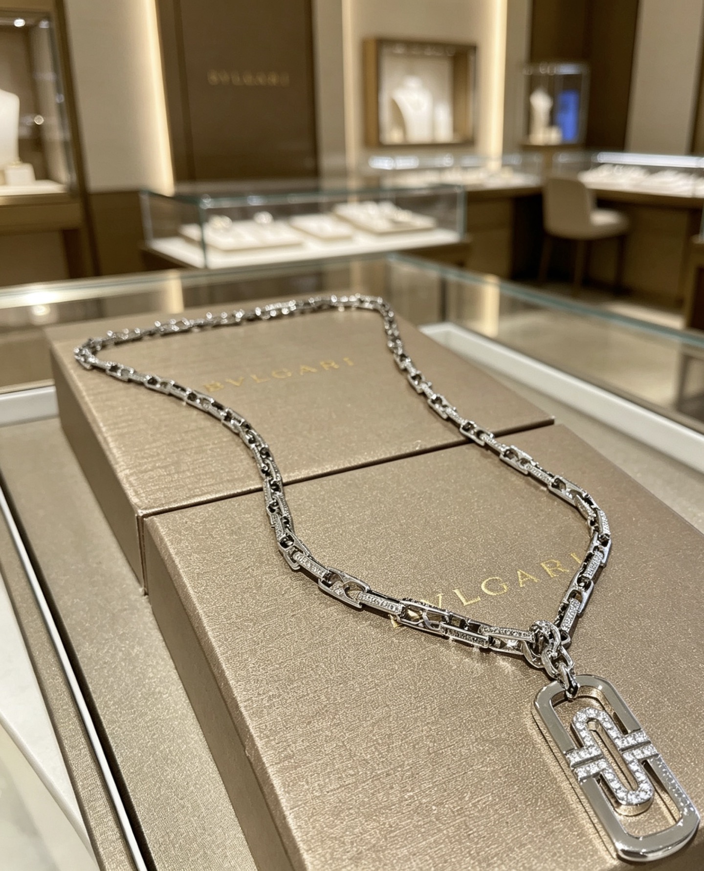 Bvlgari 宝格丽项链V金材质 BVLGARI宝格丽 DIVAS‘ DREAM 系列 品相完美