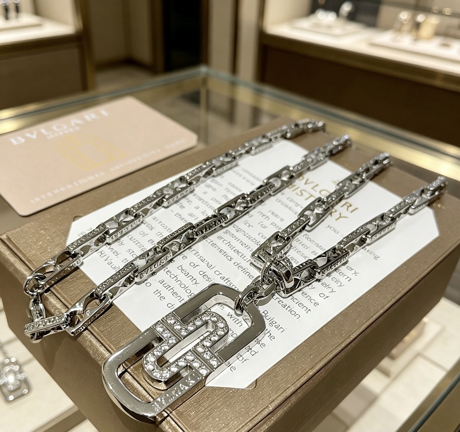 Bvlgari 宝格丽项链V金材质 BVLGARI宝格丽 DIVAS‘ DREAM 系列 品相完美