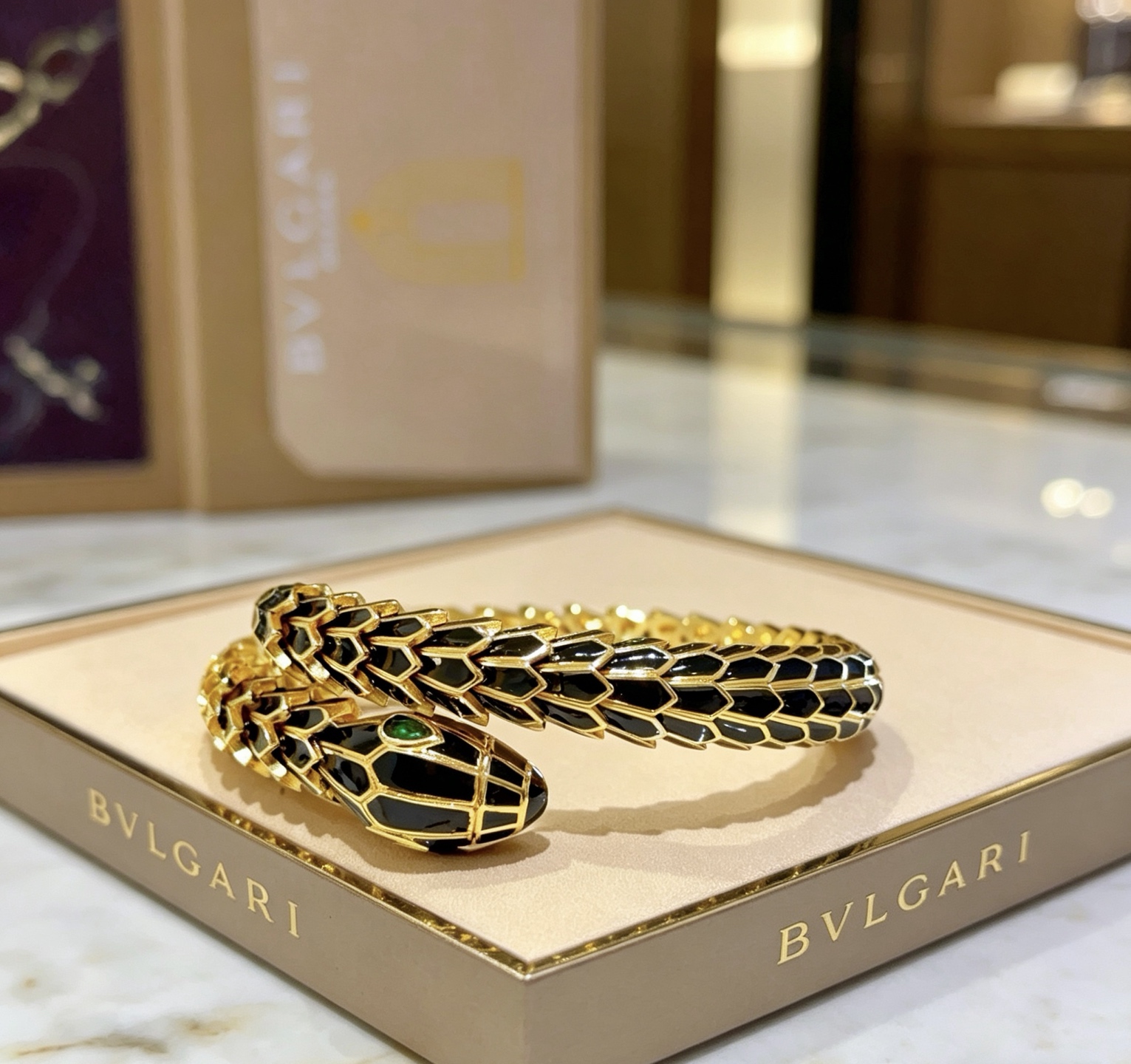 Bvlgari 宝格丽手镯Serpenti Viper系列间蛇骨手镯