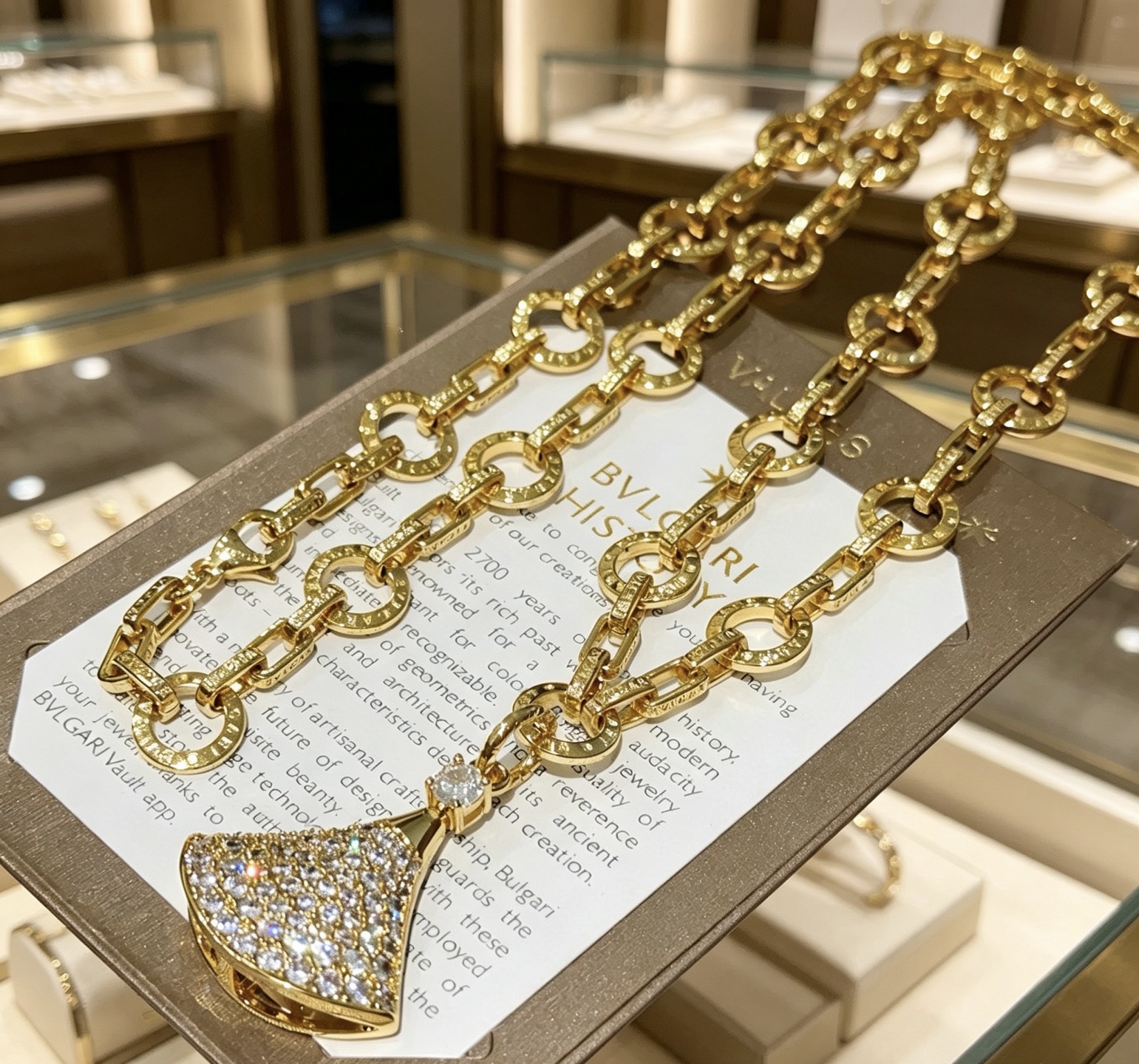 Bvlgari 宝格丽项链V金材质 BVLGARI宝格丽 DIVAS‘ DREAM 系列 品相完美