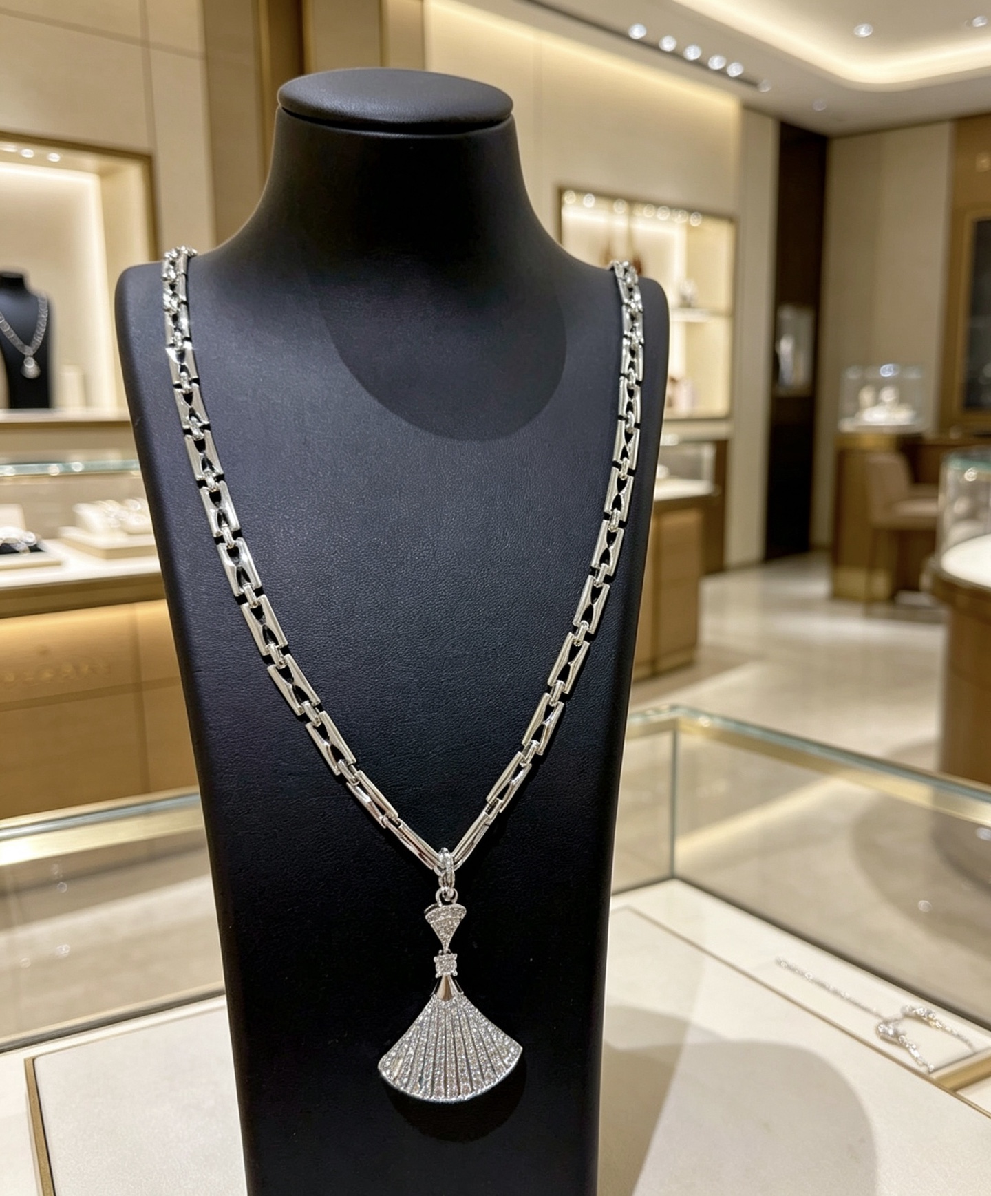 Bvlgari 宝格丽项链V金材质 BVLGARI宝格丽 DIVAS‘ DREAM 蛇头系列 品相完美
