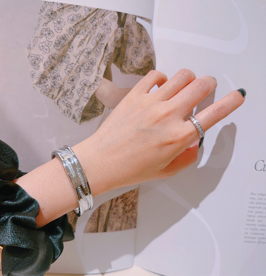 Bvlgari 宝格丽手镯Serpenti Viper系列手镯 宝格丽手环V金材质 完美精心打磨
