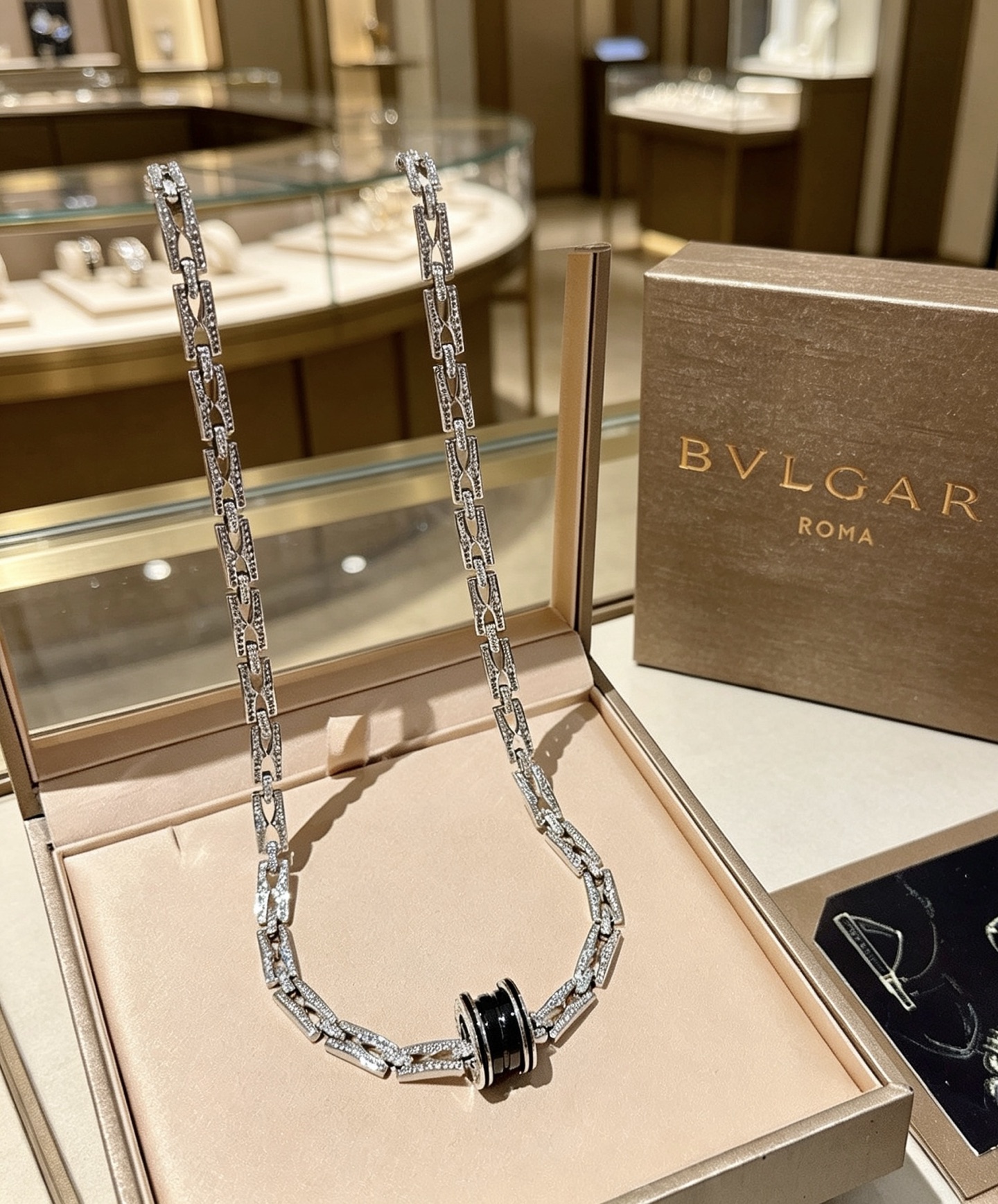 Bvlgari 宝格丽项链V金材质 BVLGARI宝格丽 DIVAS‘ DREAM 系列 品相完美